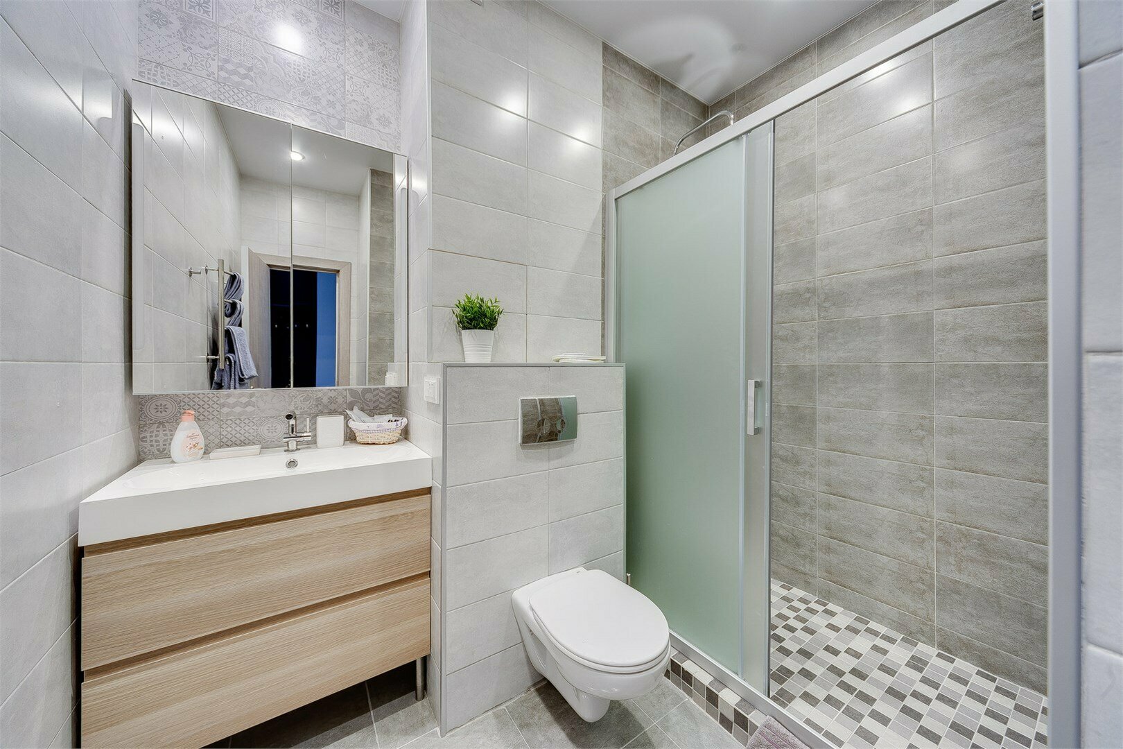 Graphite - 3х местные делюкс-апартаменты в "Савеловский-Сити" (27 этаж)