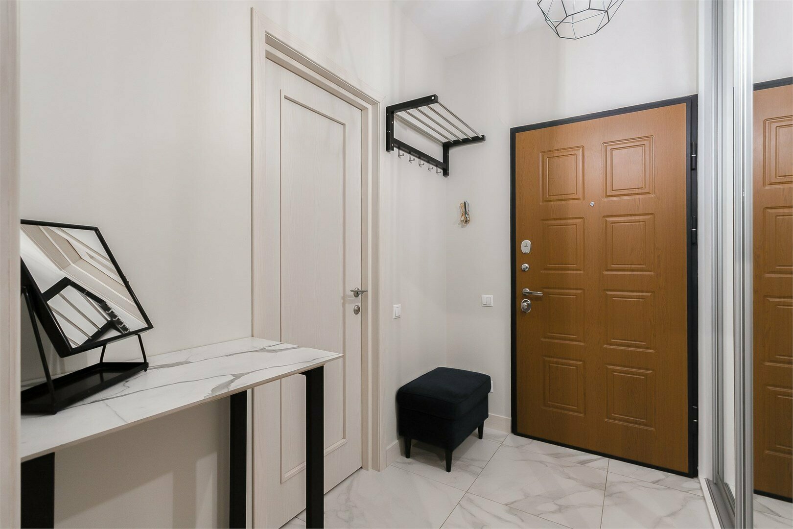 Latte - 3х местные делюкс апартаменты в "Савеловский-Сити" (10 этаж)