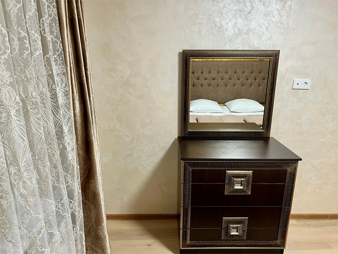 Двухкомнатный четырехместный улучшенный номер с балконом