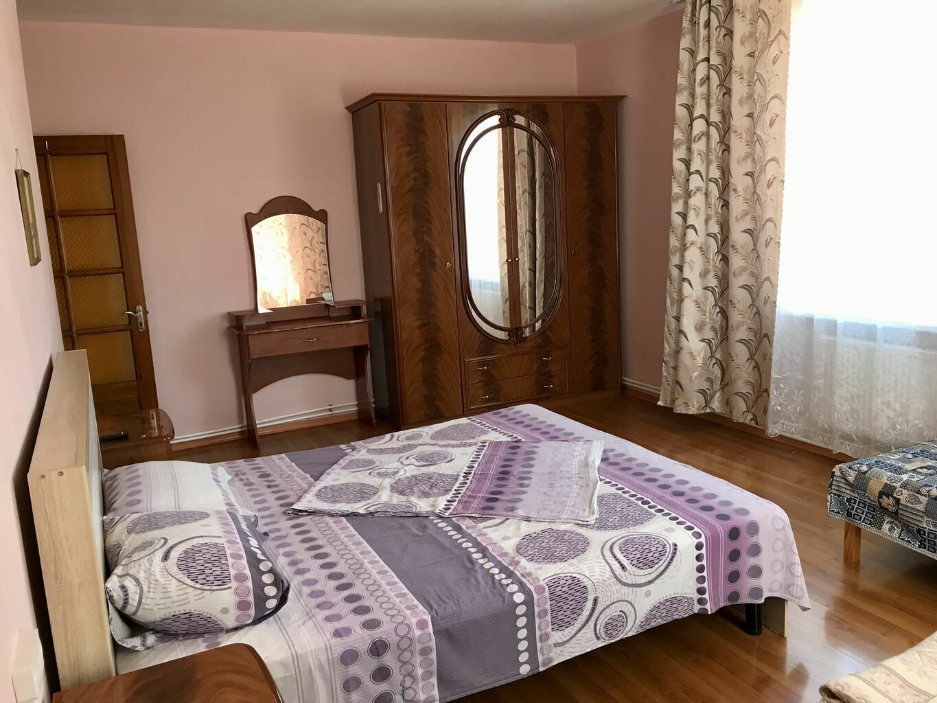 3 комнатный номер с кухней и террасой