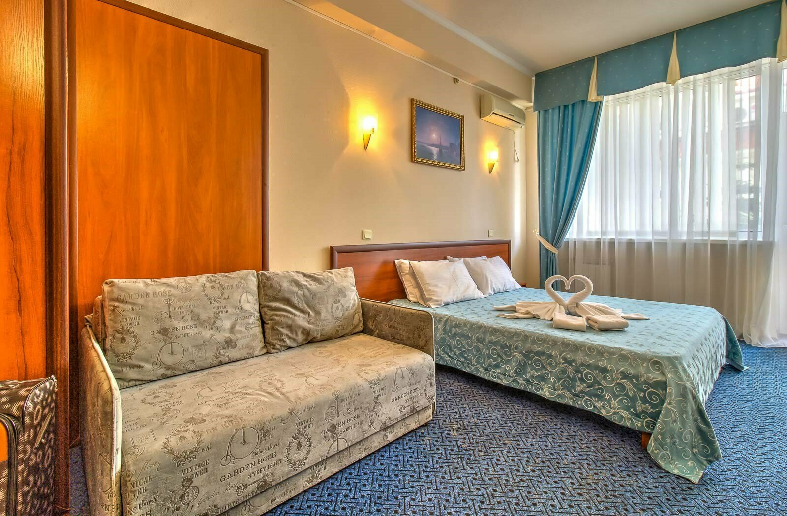 Стандарт А вид на зеленую зону с балконом