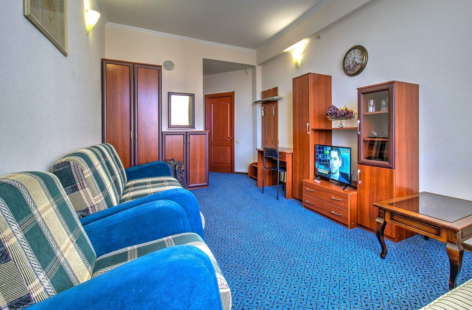 Люкс Б двухкомнатный вид на море с балконами