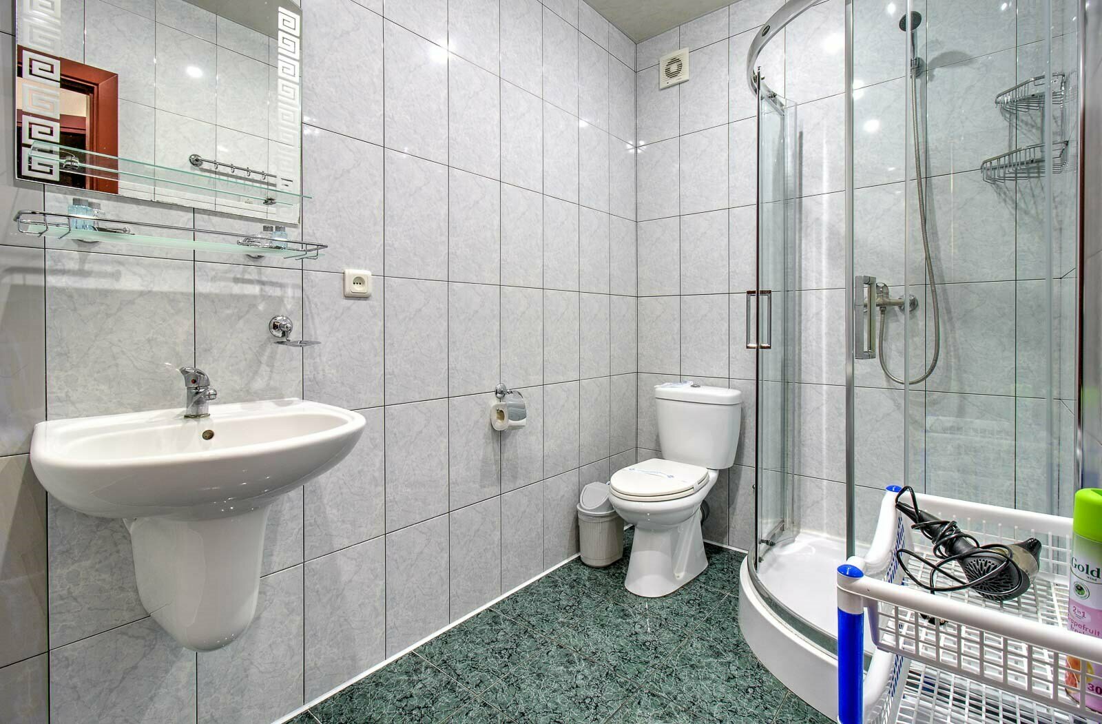 Стандарт Б вид на зеленую зону с балконом