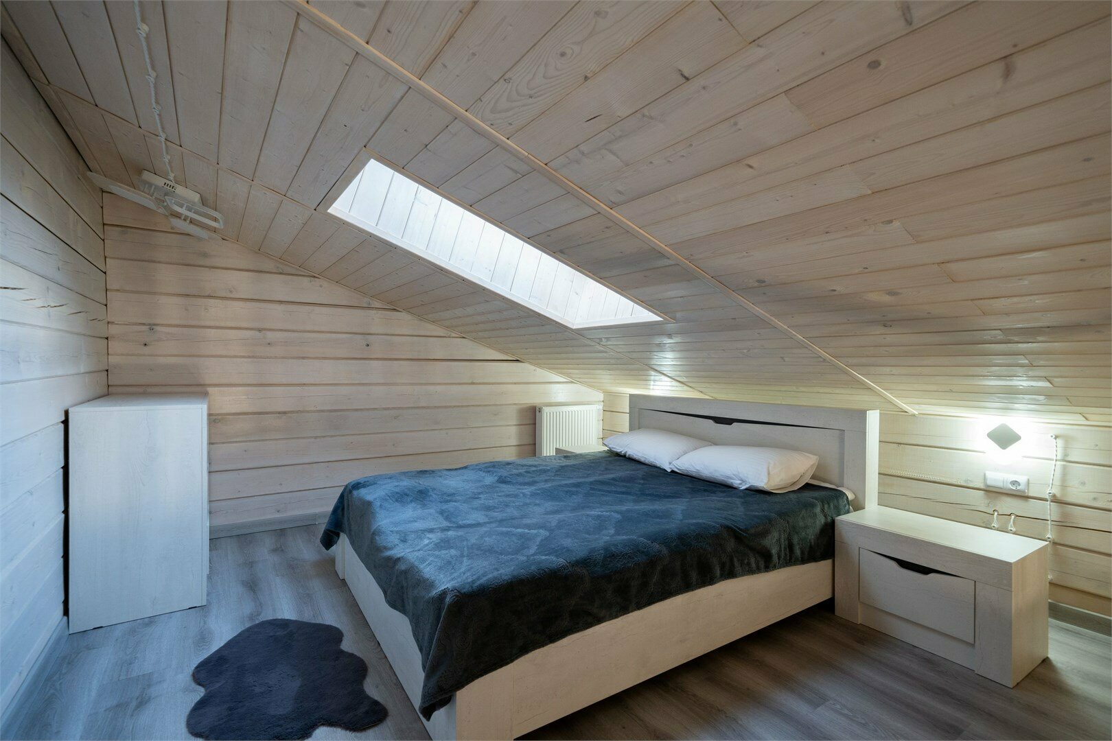 Дом из бруса с 2 спальнями, камином и баней из осины 4+2