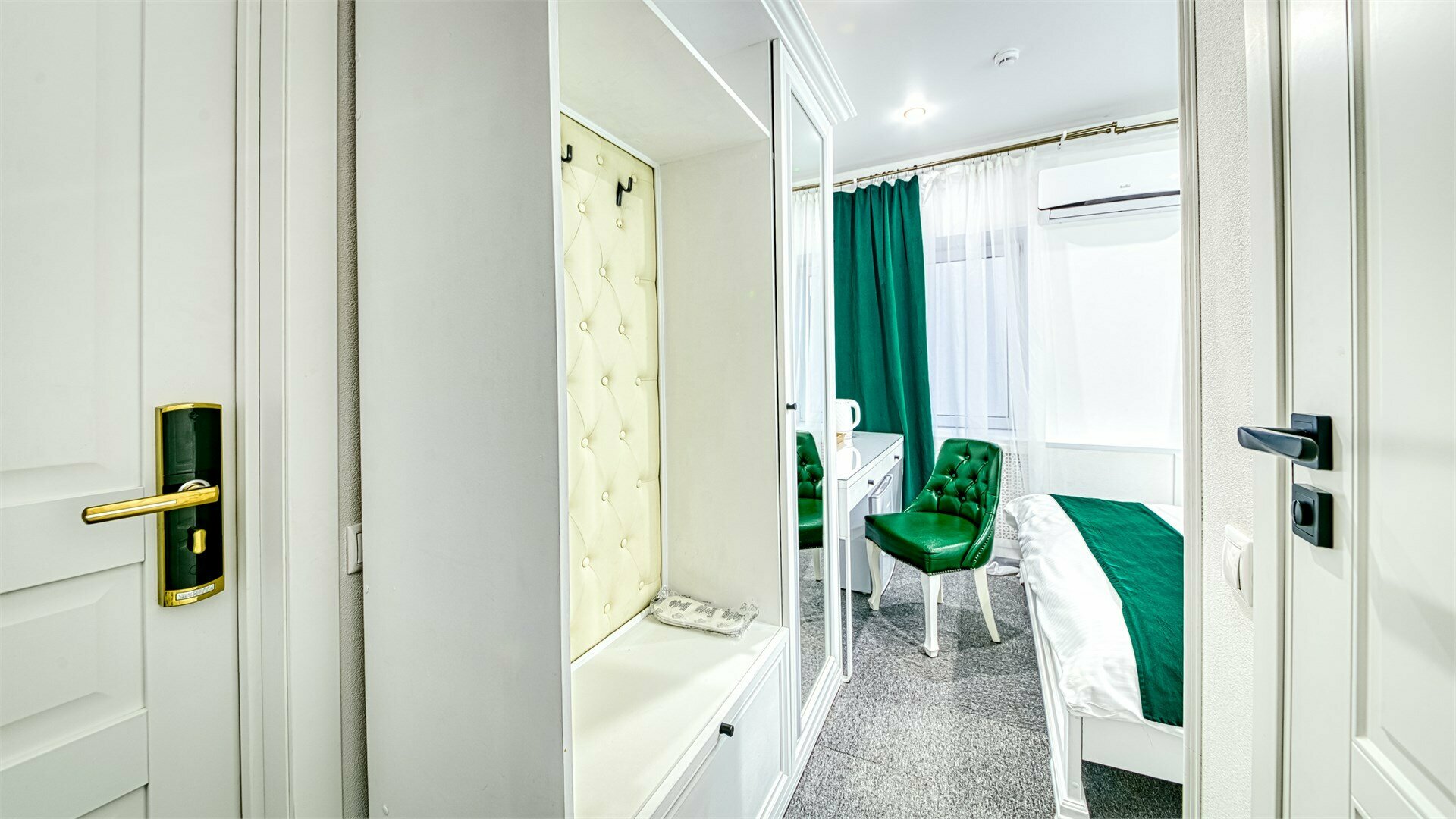 Небольшой номер Улучшенный двухместный с 1 или 2 односпальными кроватями