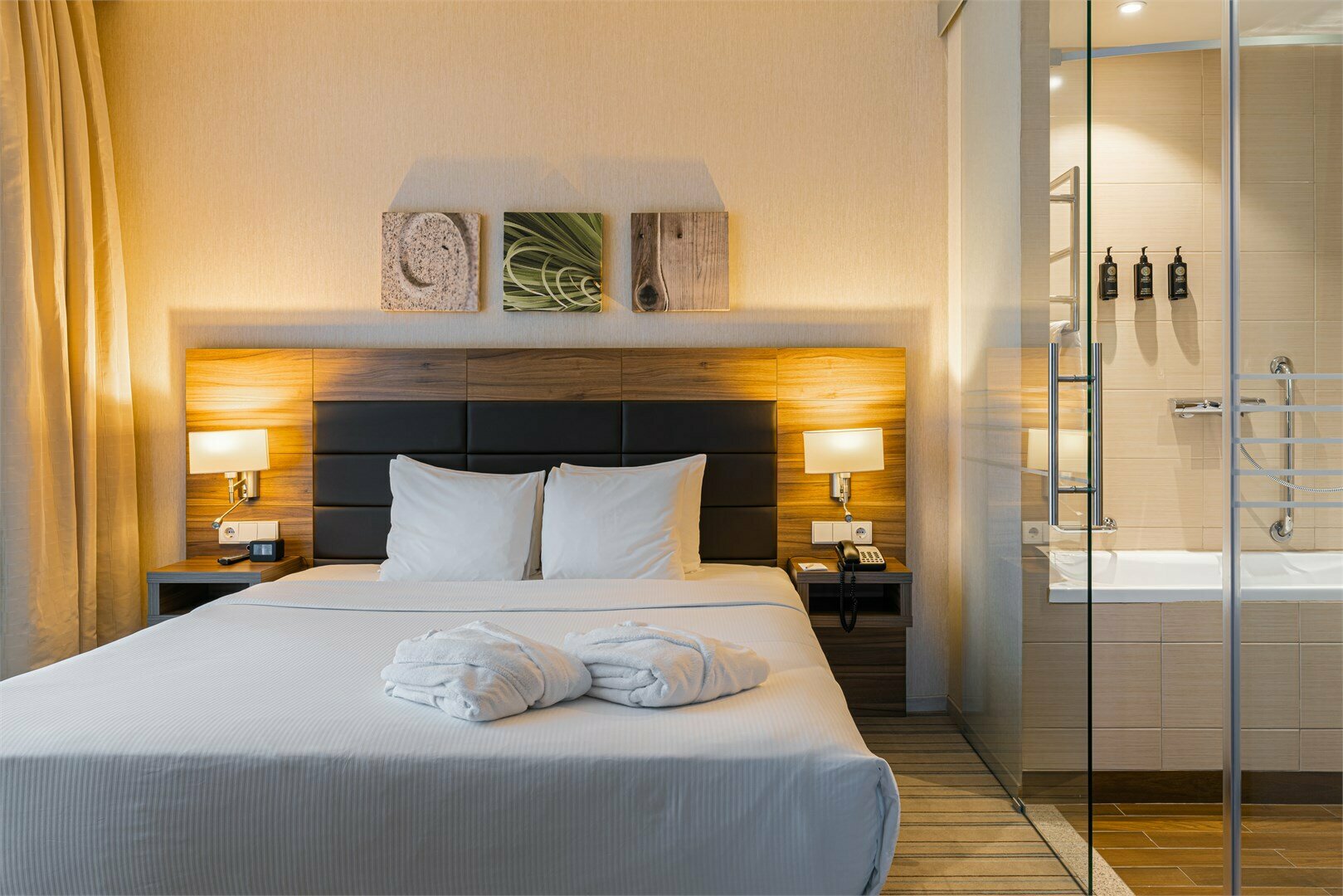 Люкс с панорамным видом на парк и пруд