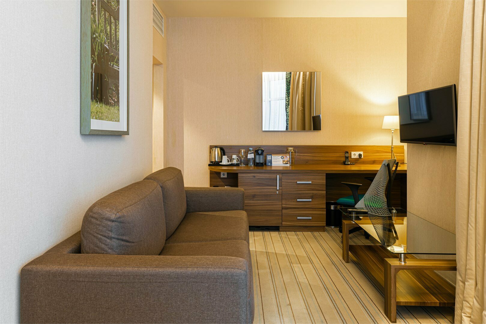 Люкс с панорамным видом на парк и пруд