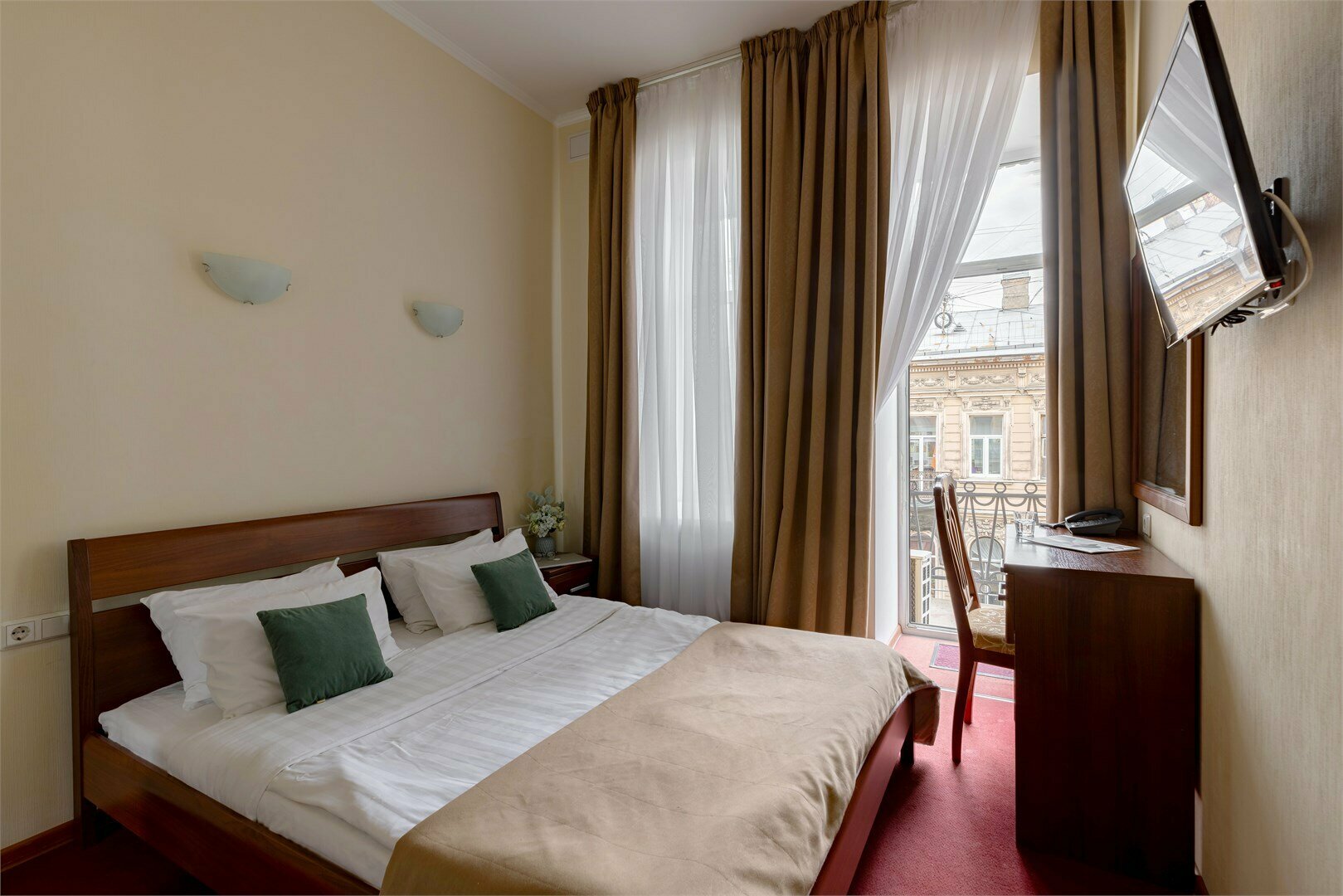 Эконом с 1 кроватью, балконом и видом на улицу Рубинштейна