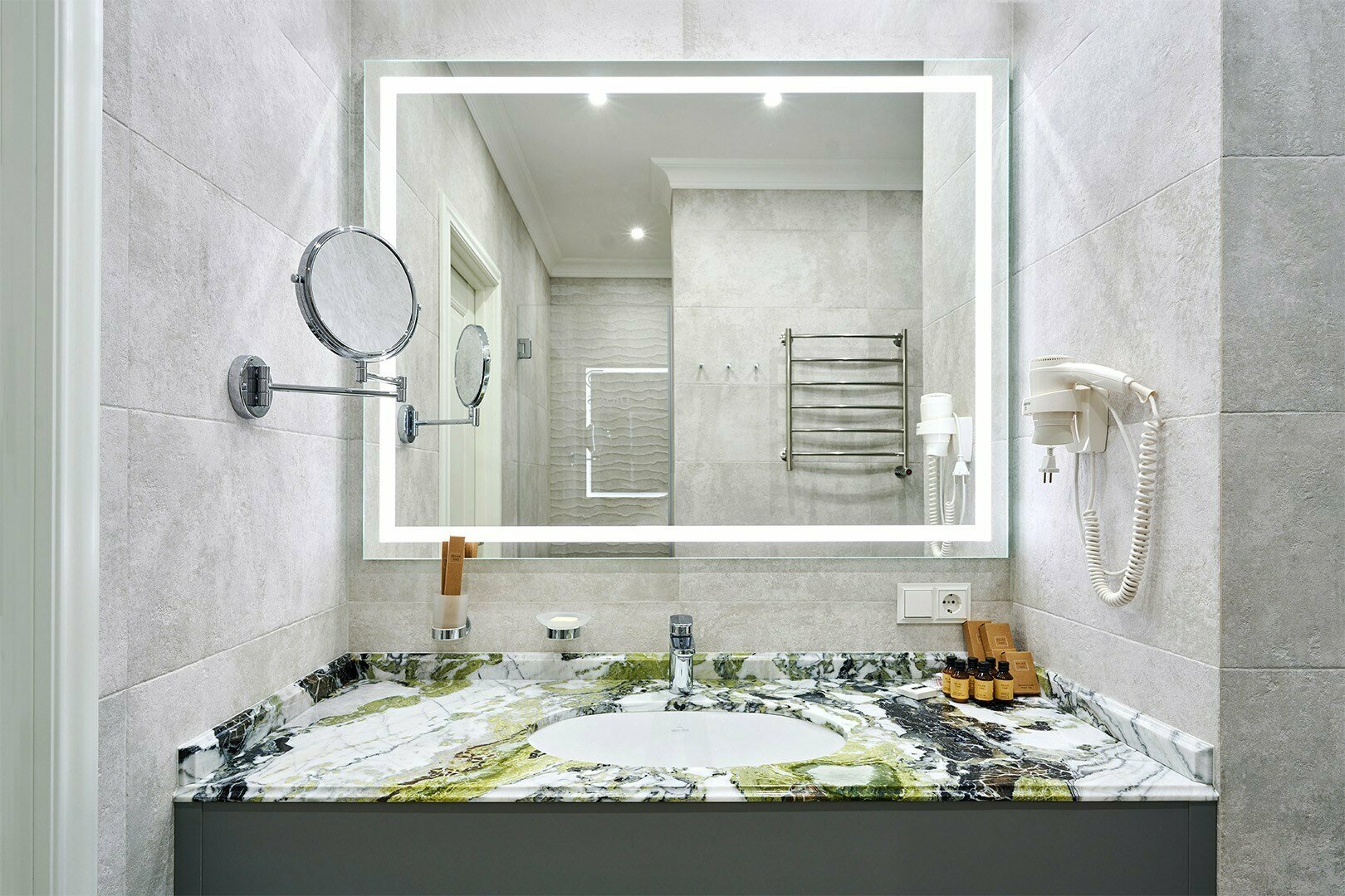 Делюкс Дионис