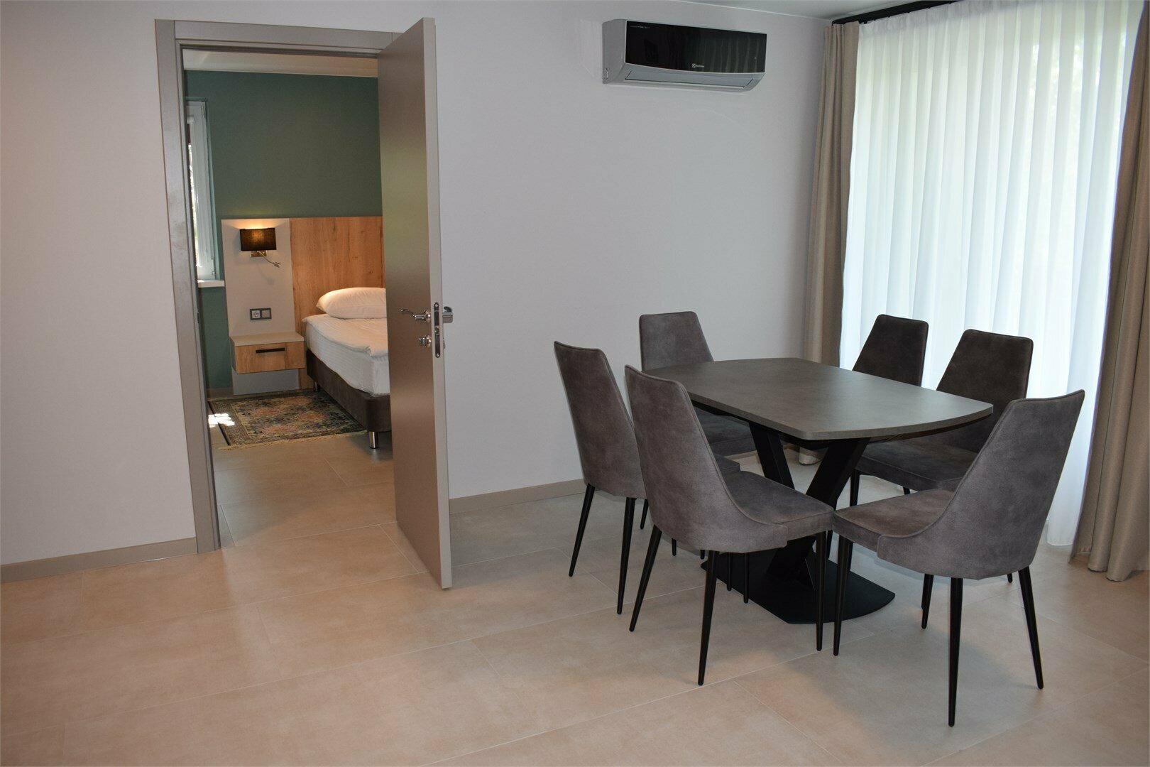 Апартаменты с 2-мя спальнями с балконом