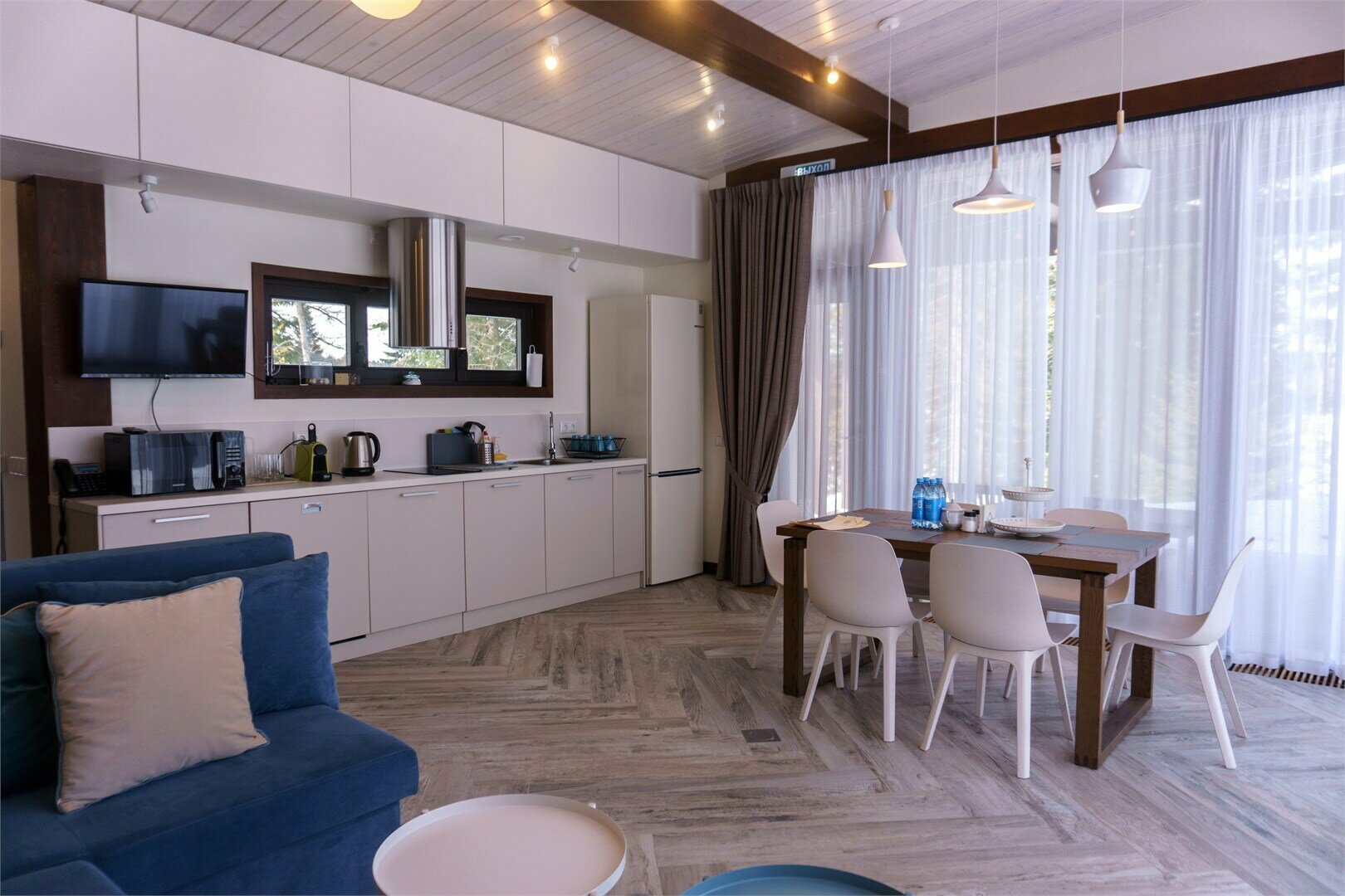 Коттедж с террасой и 2 спальнями