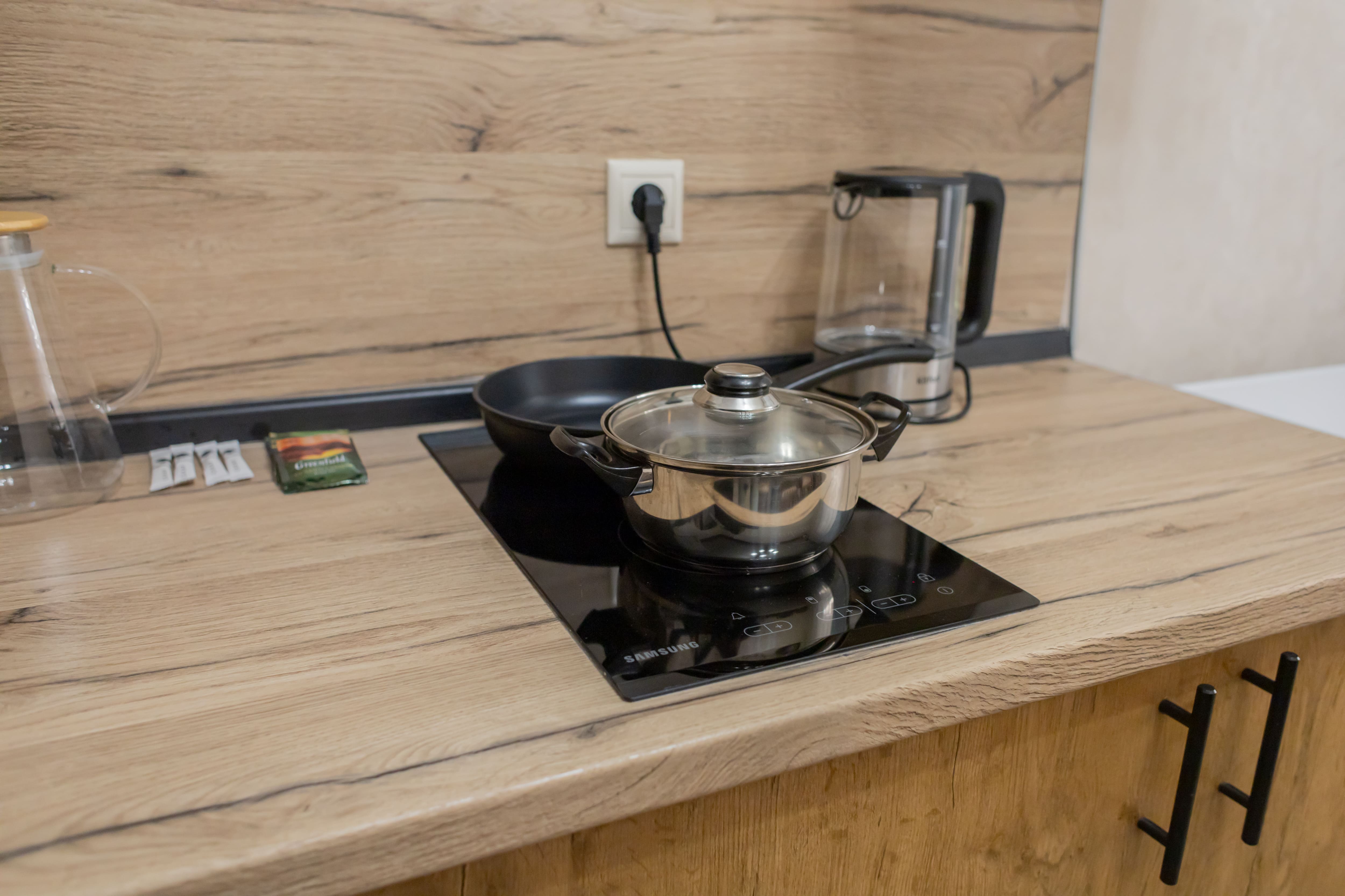 Полулюкс с кухней, балконом, вид на двор, (1 этаж), до 2-х гостей