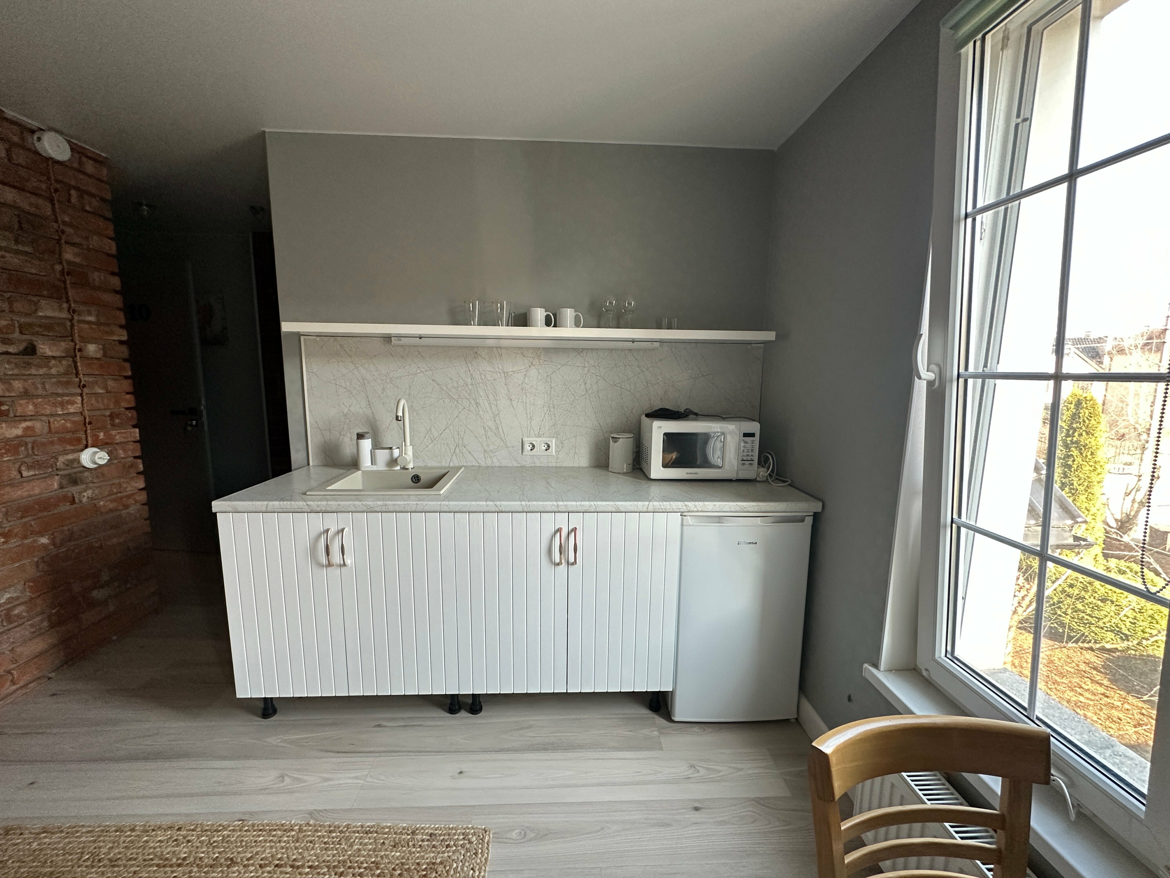 Небольшой двухместный номер с 2 отдельными кроватями