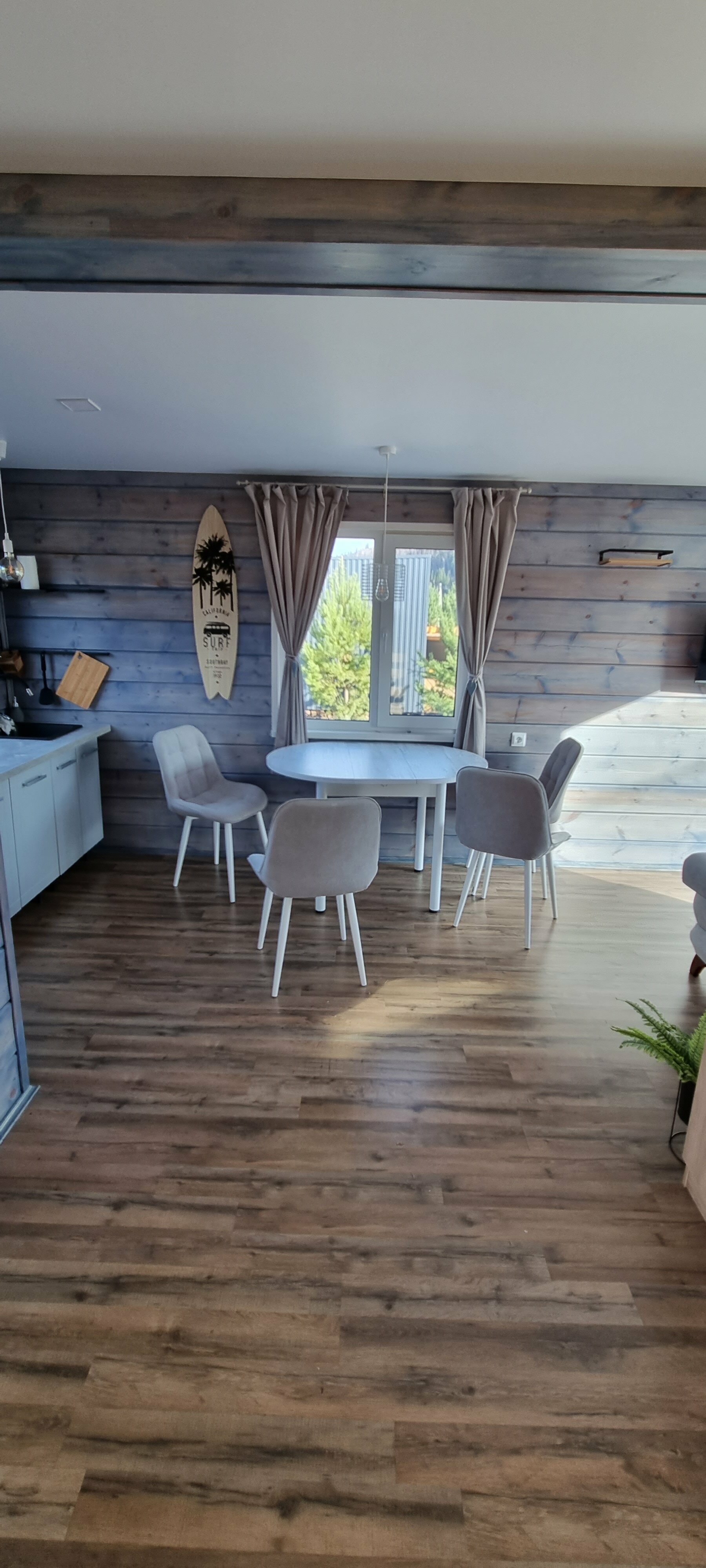 Четырехместный номер с видом на горы