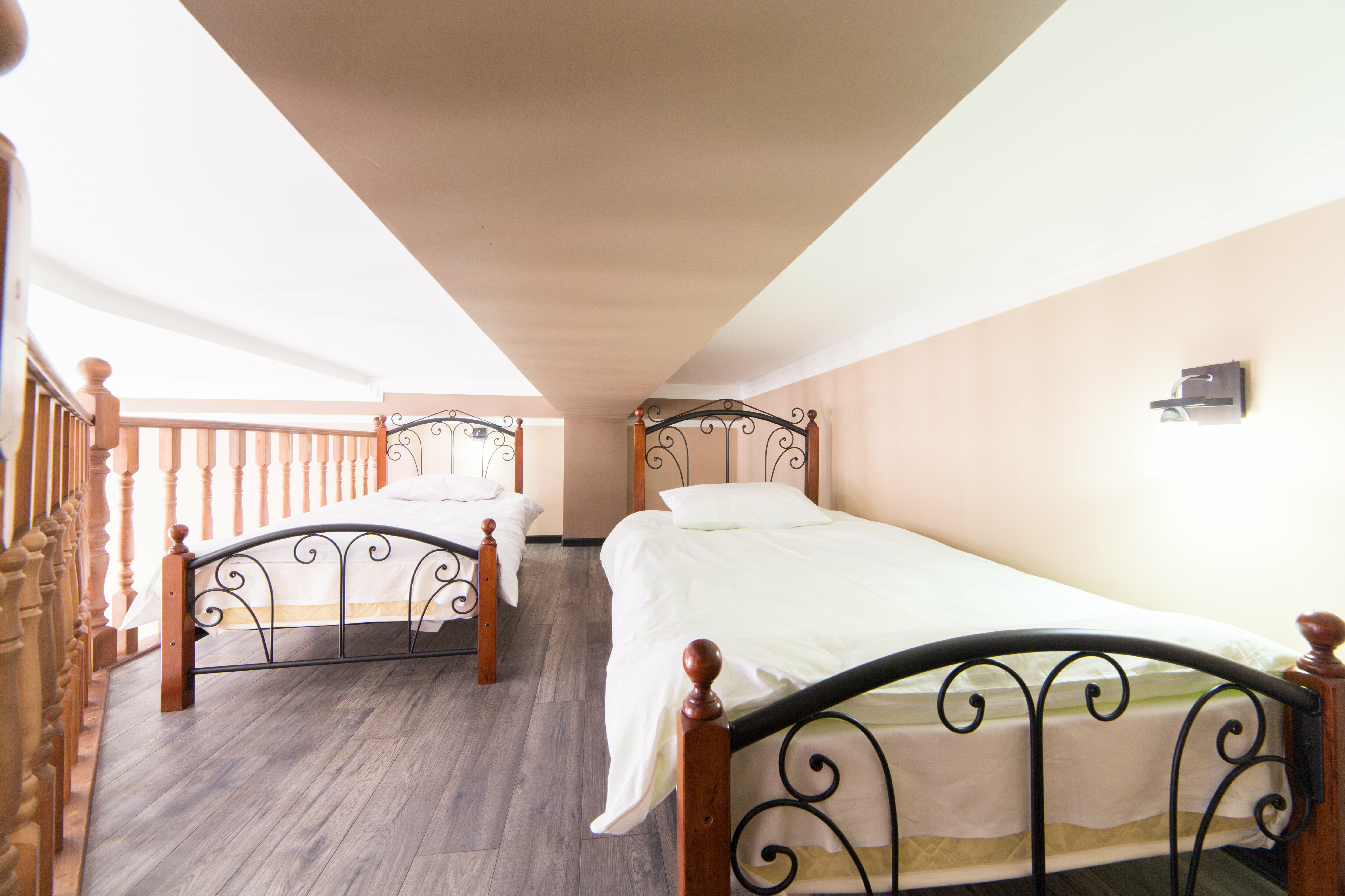 Апартаменты с 2-я односпальными кроватями и ванной комнатой 