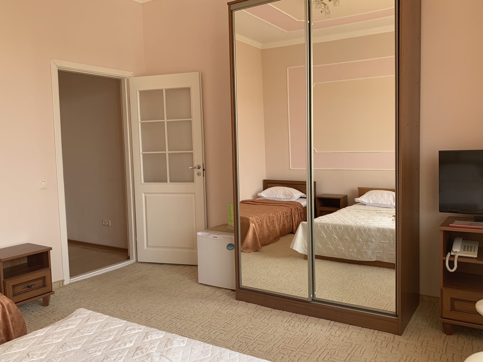 Улучшенный трехместный номер