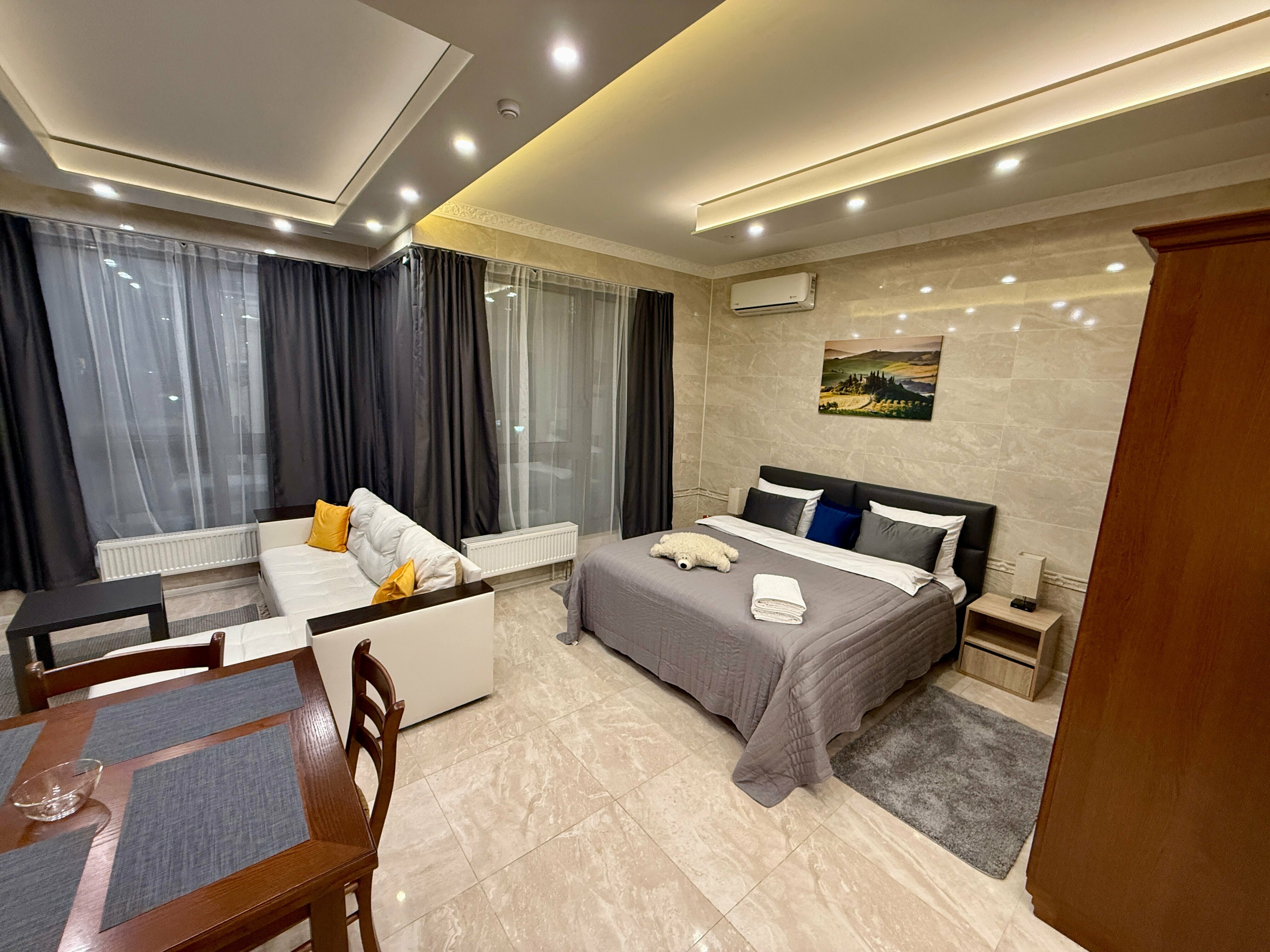 Люкс с кроватью размера «king-size» и балконом