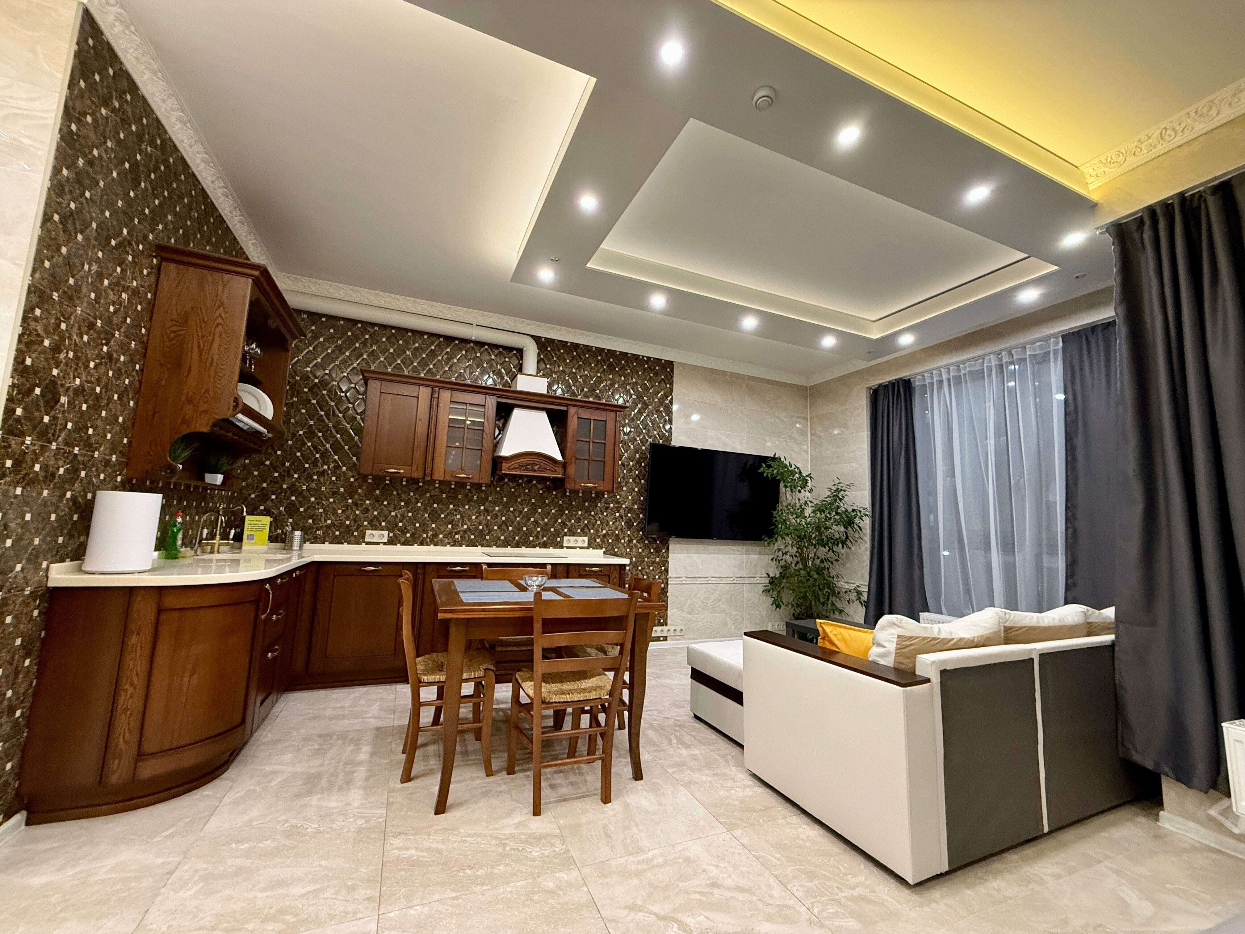 Люкс с кроватью размера «king-size» и балконом