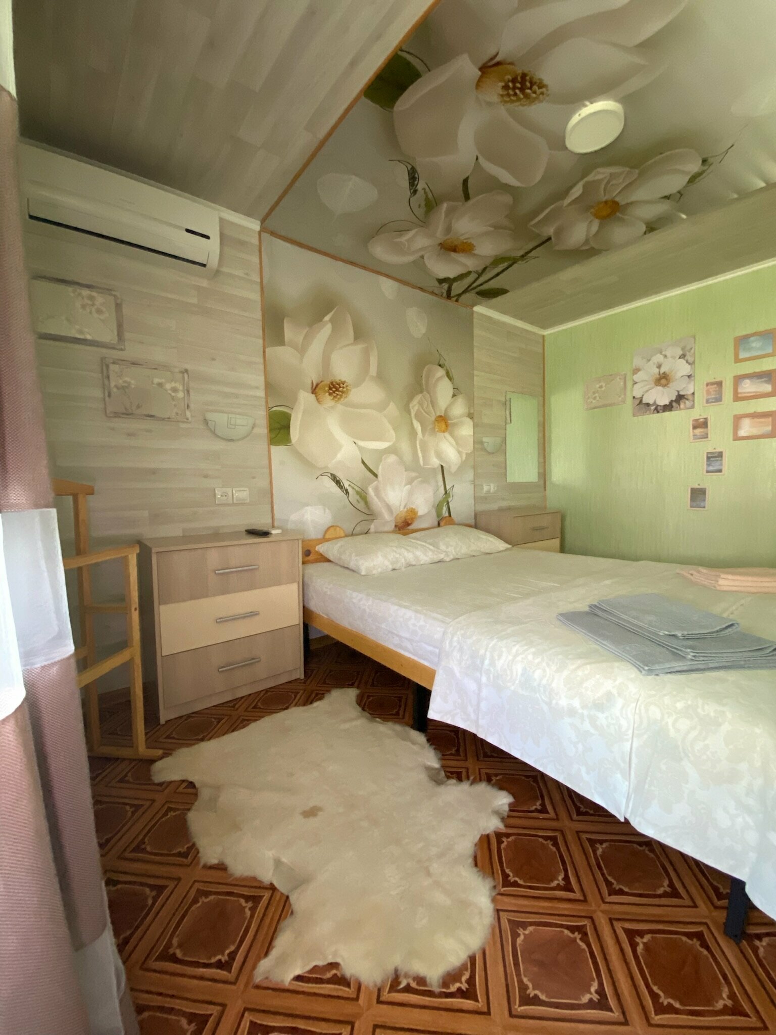 Четырехместный номер с балконом