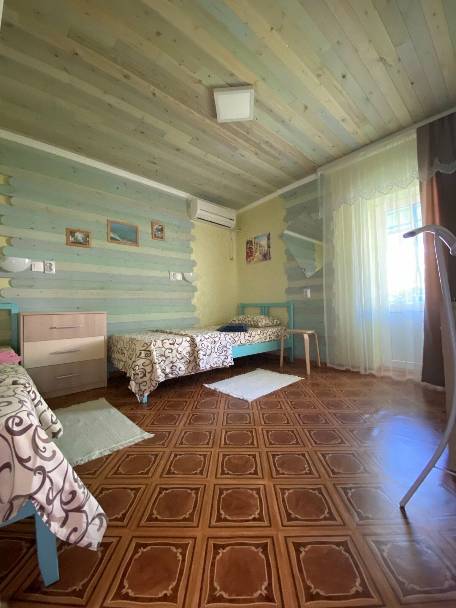 Четырехместный номер с балконом