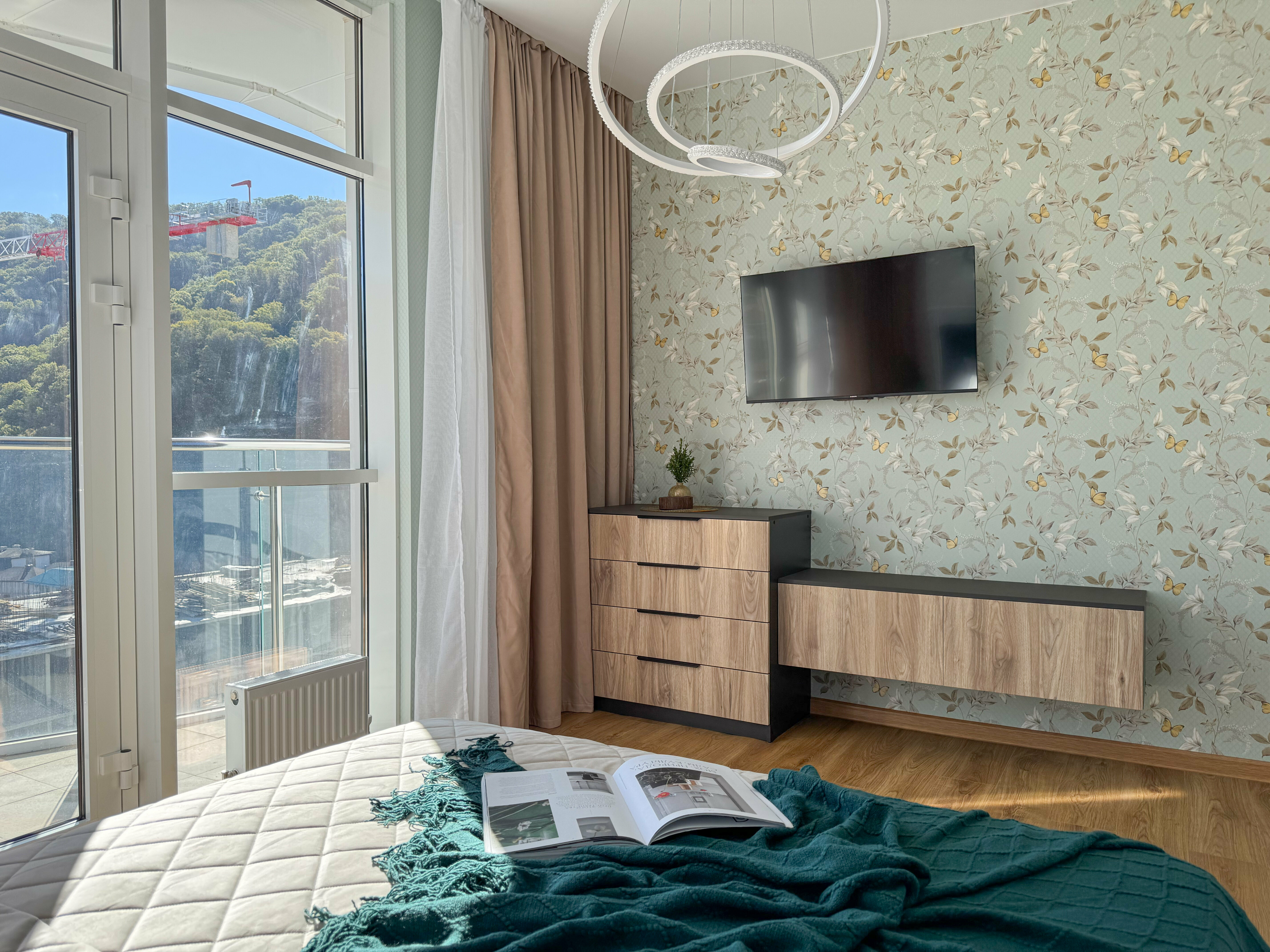 Двухкомнатная квартира с панорамными окнами на 14 этаже (О103)