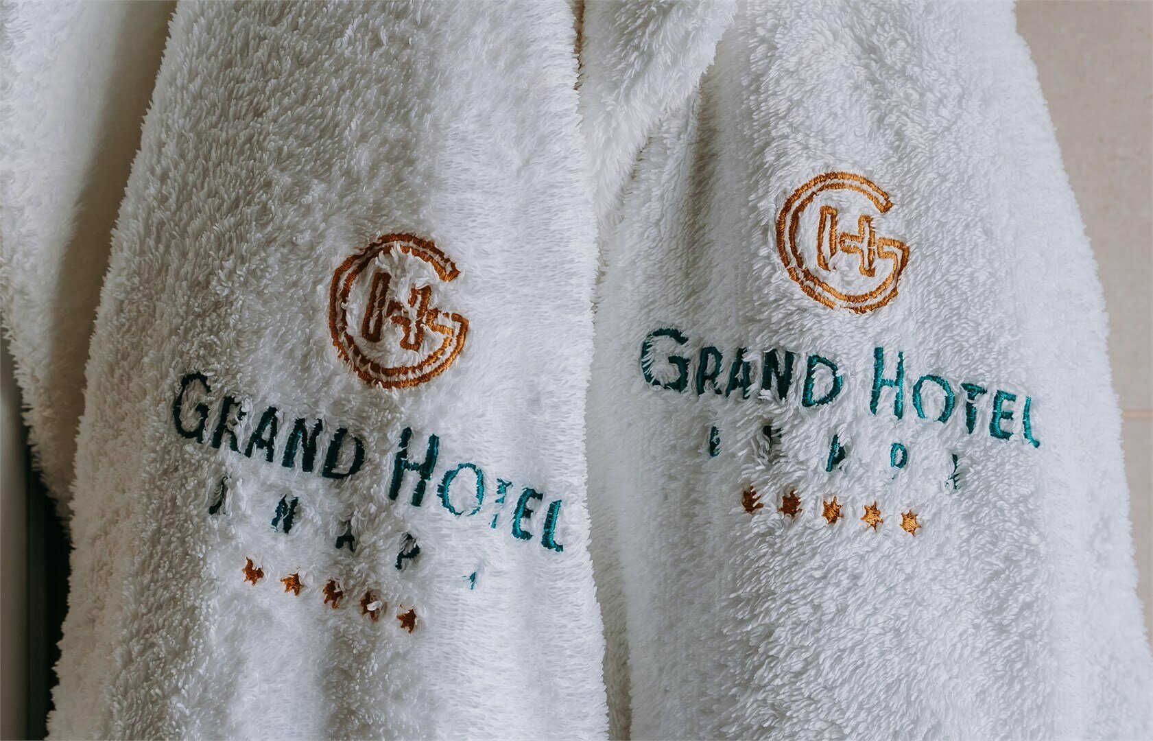 Трехкомнатные Апартаменты с бассейном и видом на море