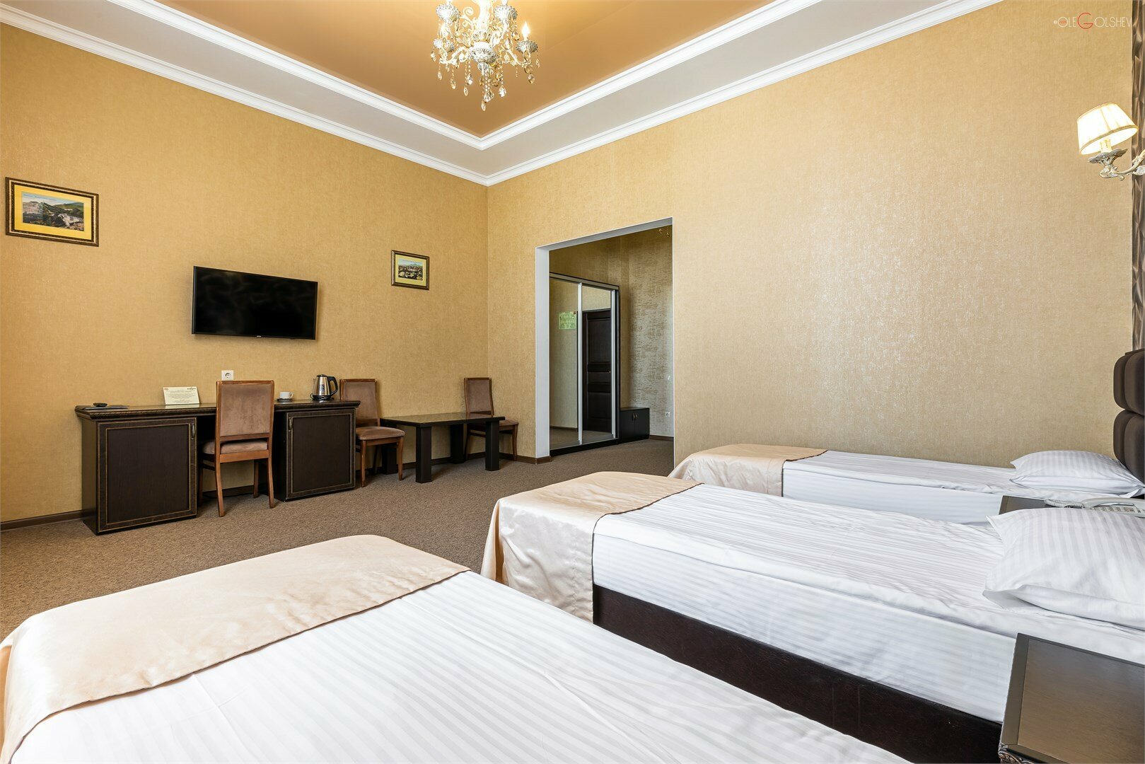 Улучшенный трехместный номер