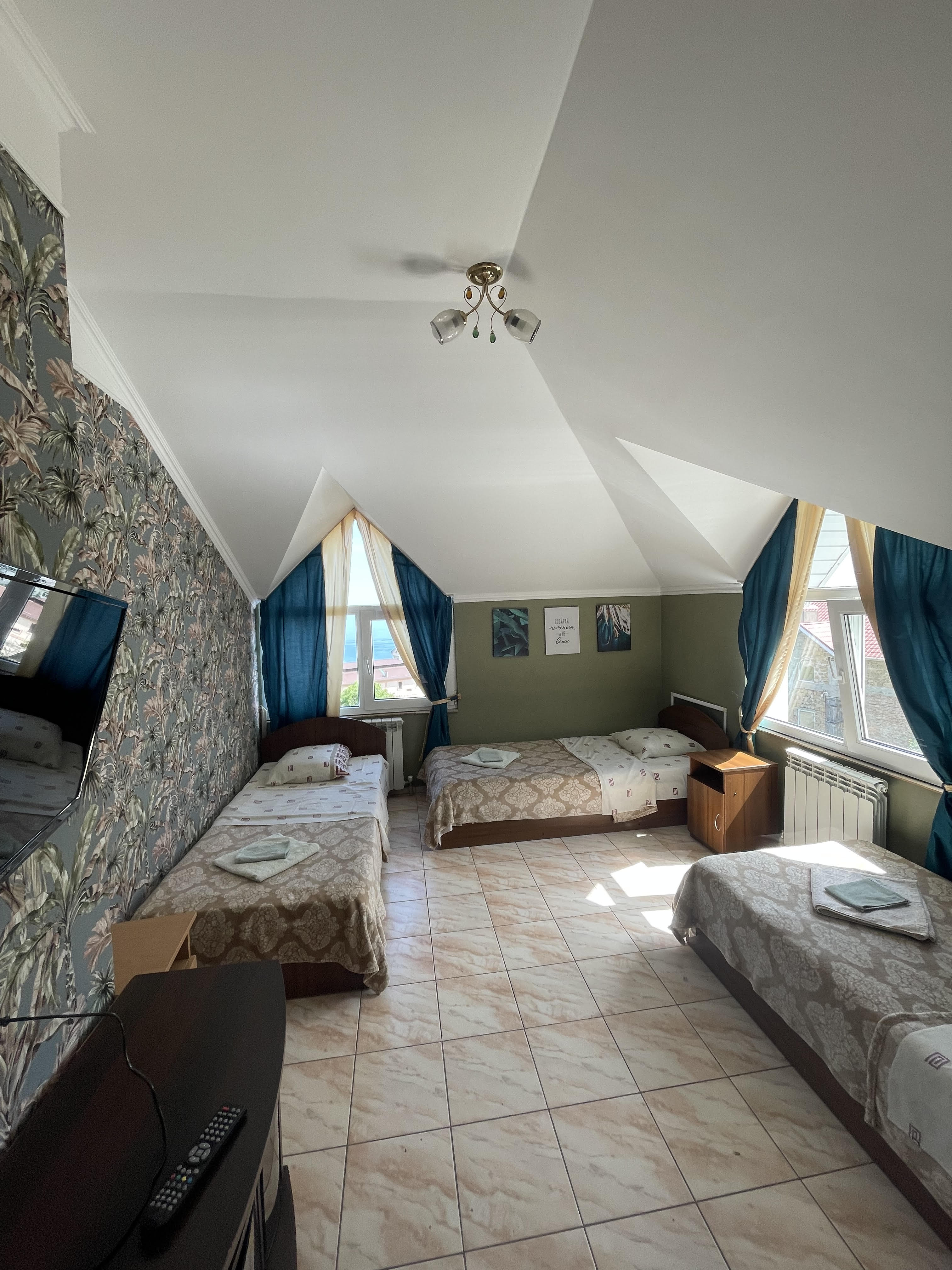 Стандартный трехместный номер