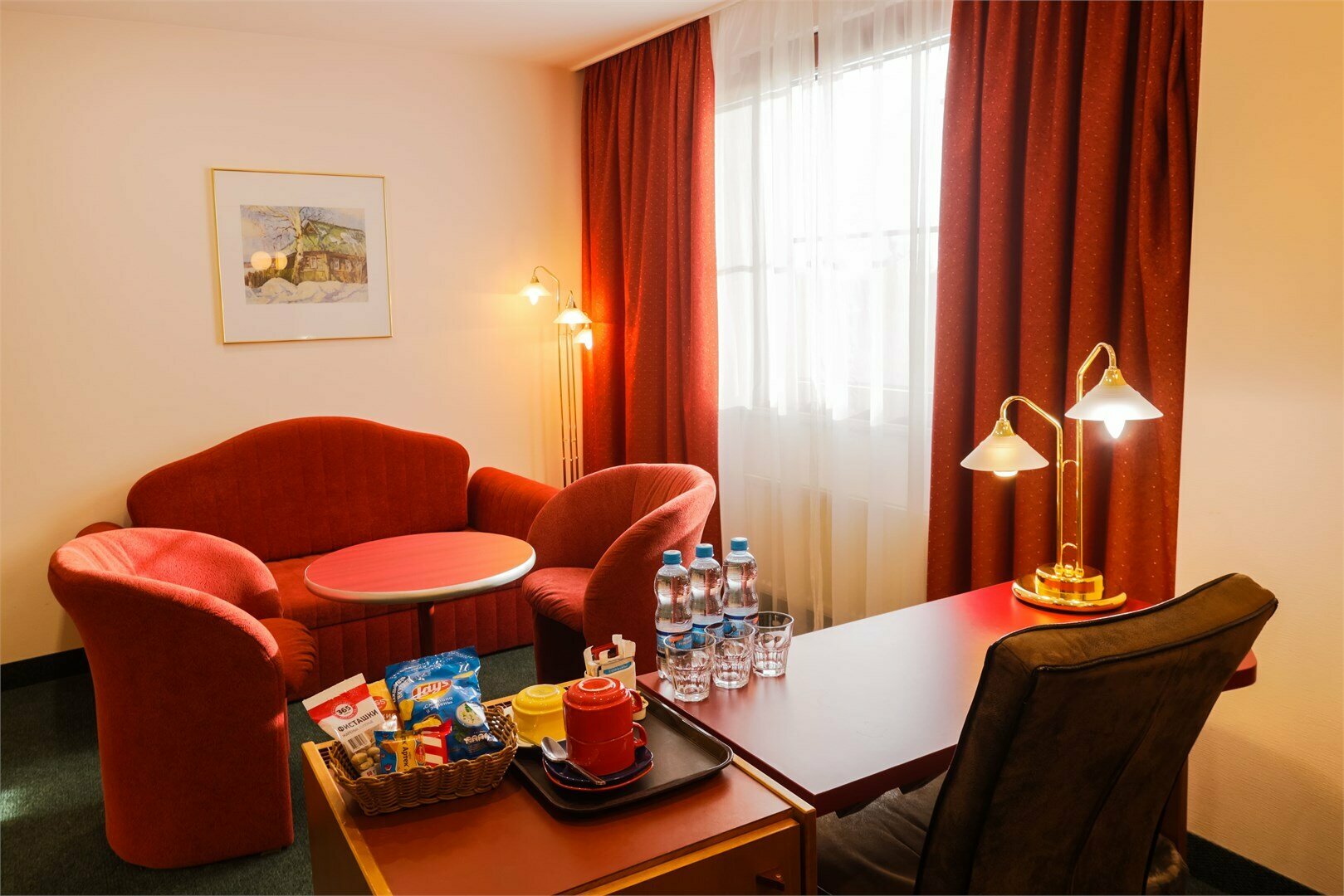 Джуниор Сюит