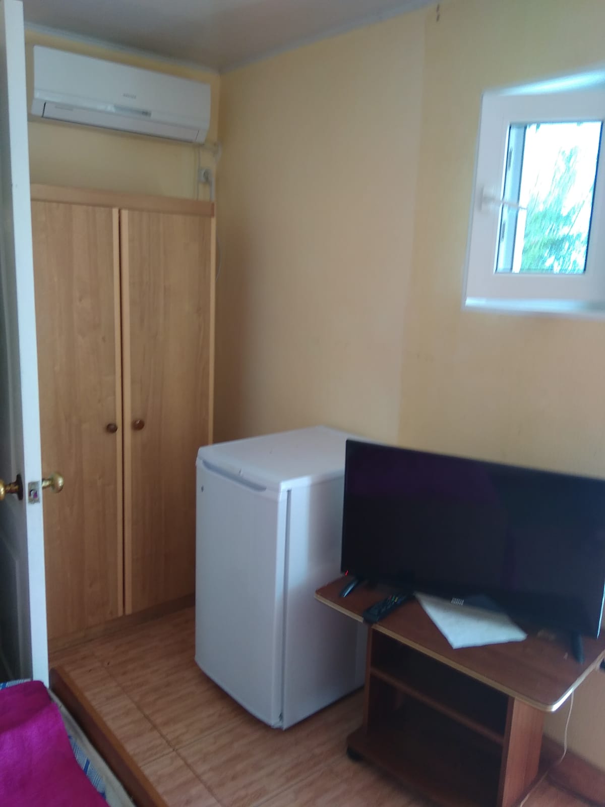 Двухместный номер эконом-класса с 2 отдельными кроватями