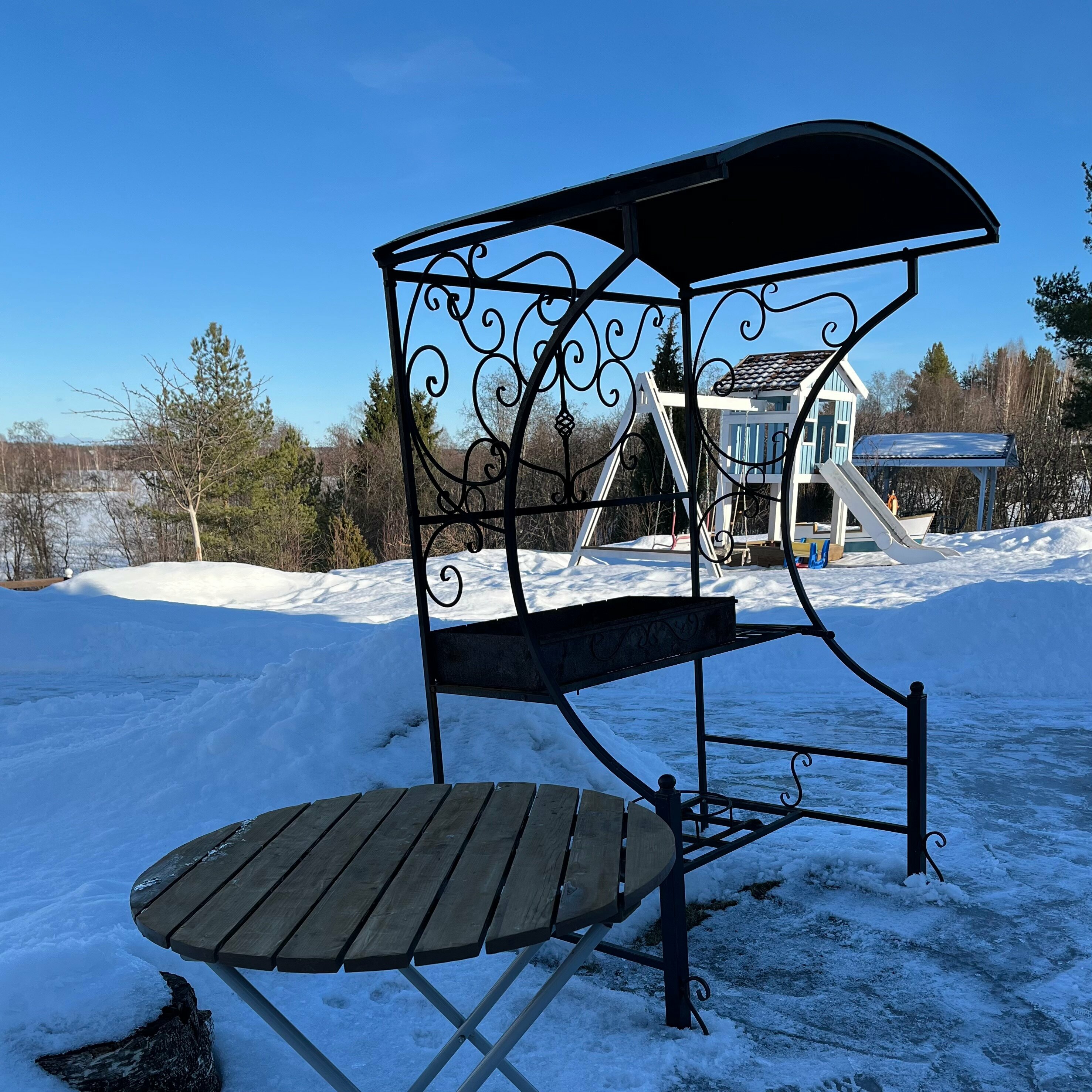 Дом с видом на озеро