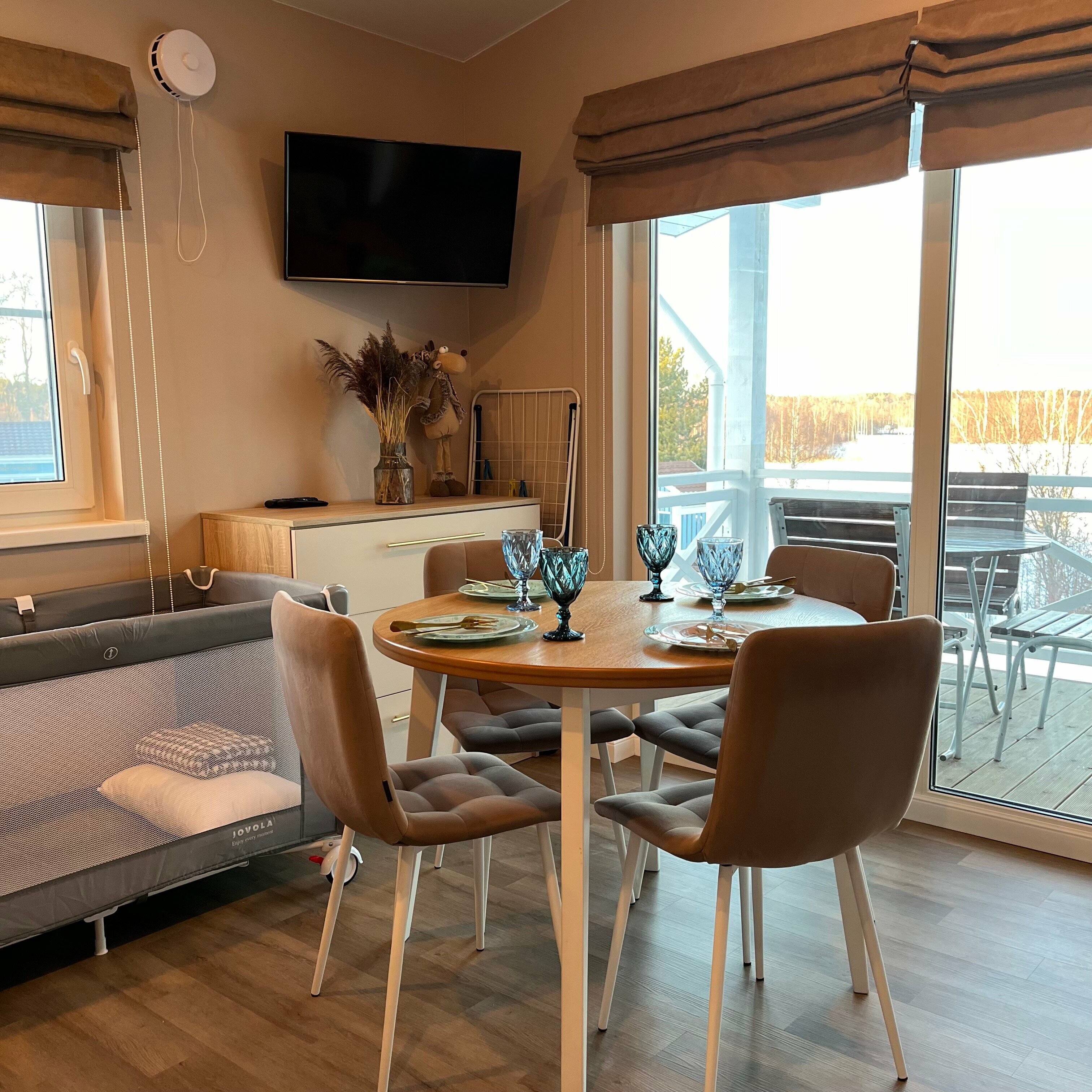 Дом с видом на озеро