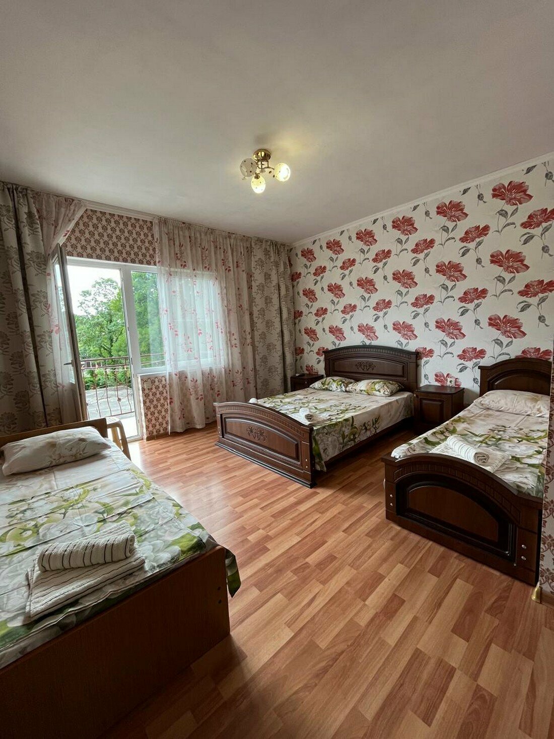 Трехместный номер эконом-класса