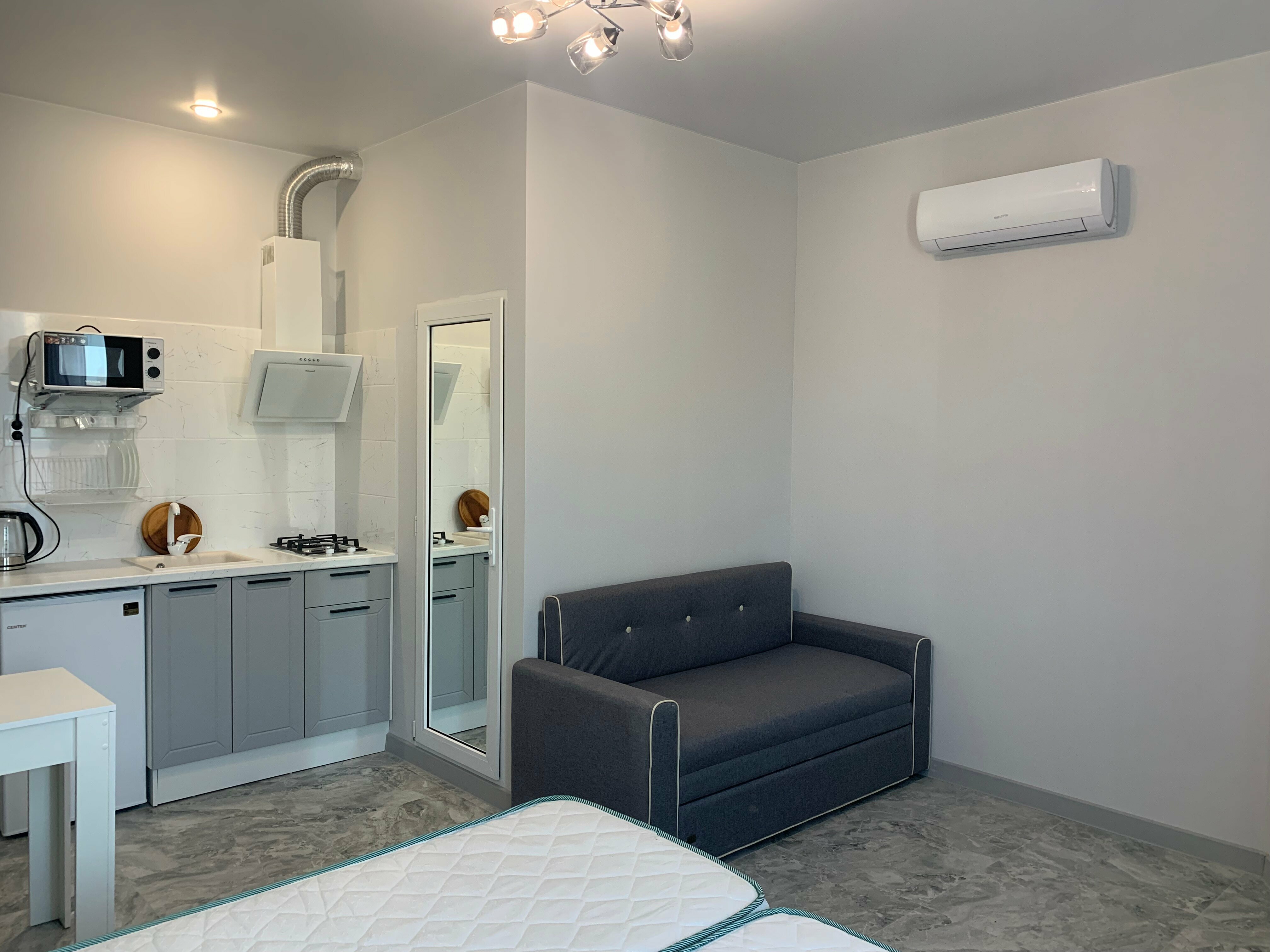 Номер-студия с видом на бассейн