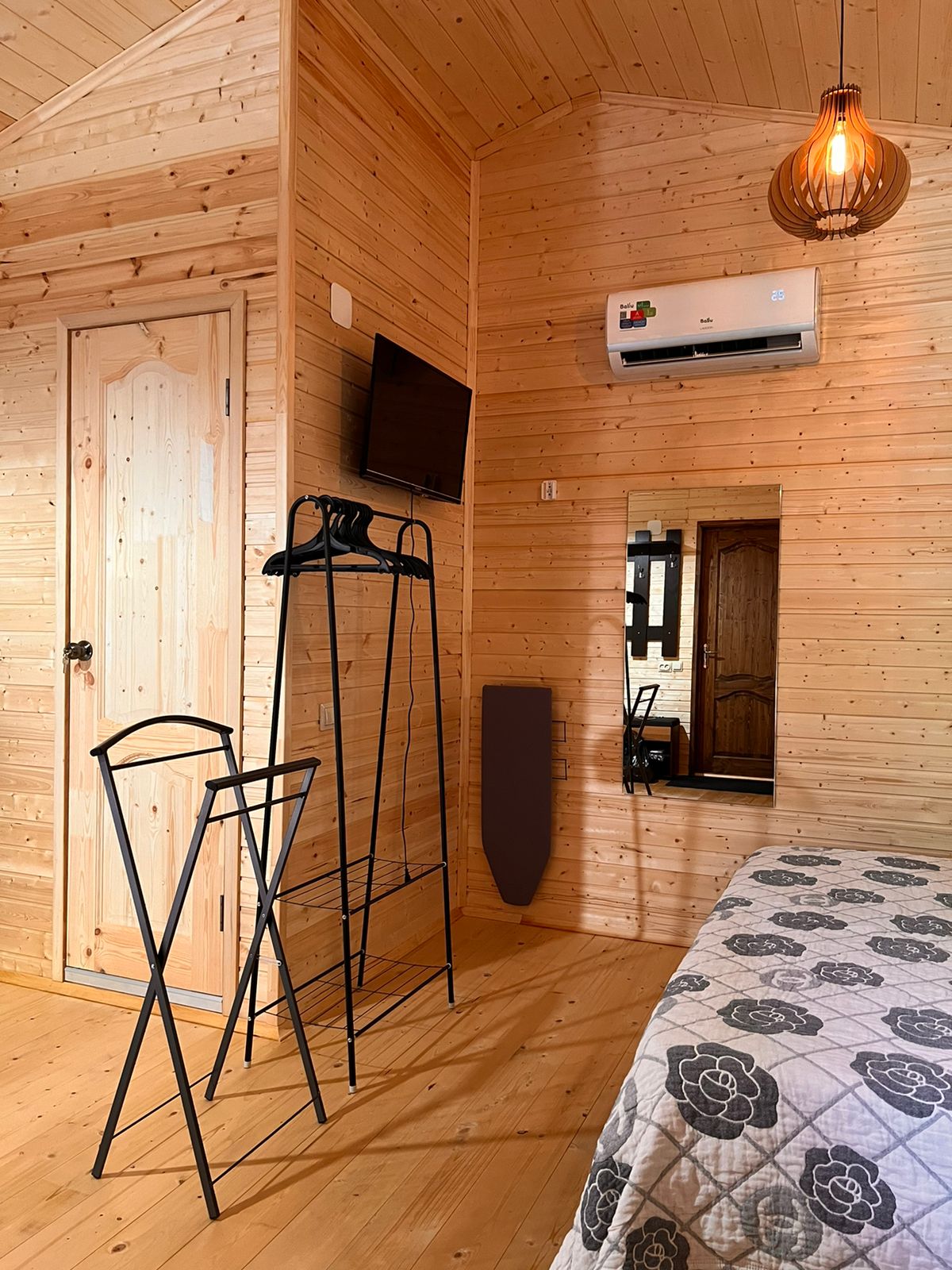 Коттедж с балконом