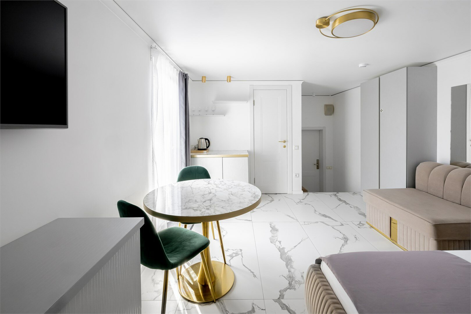 Студио с панорамным видом с террасой и джакузи