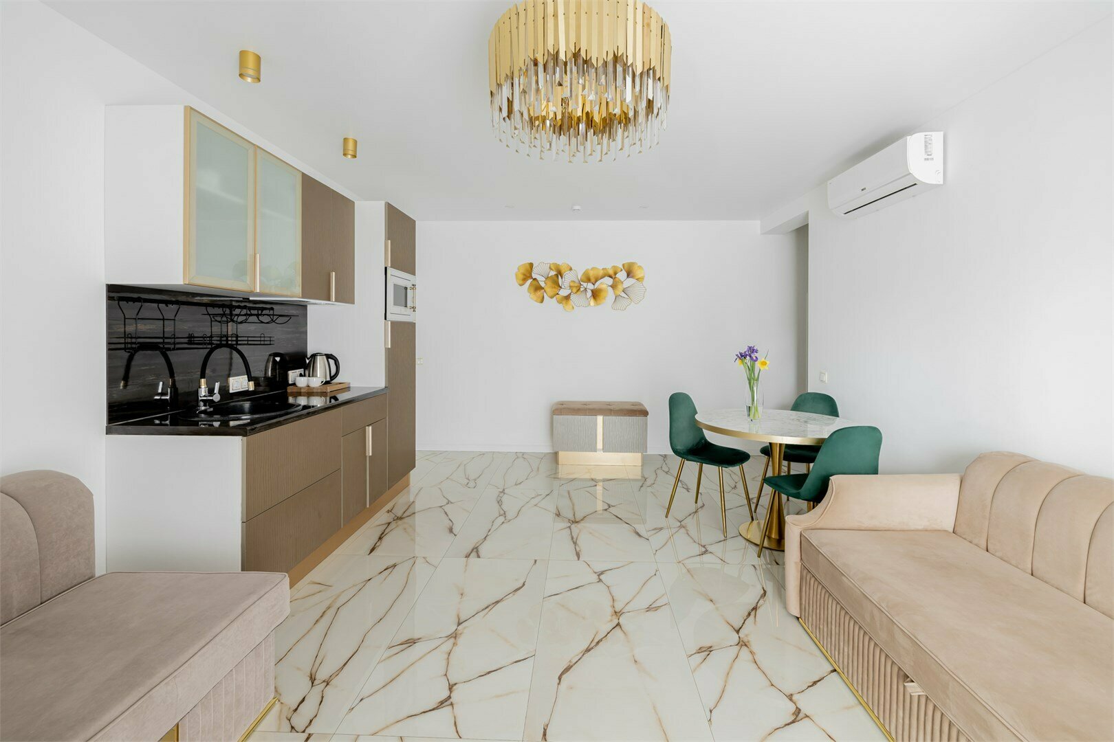 Люкс с балконом