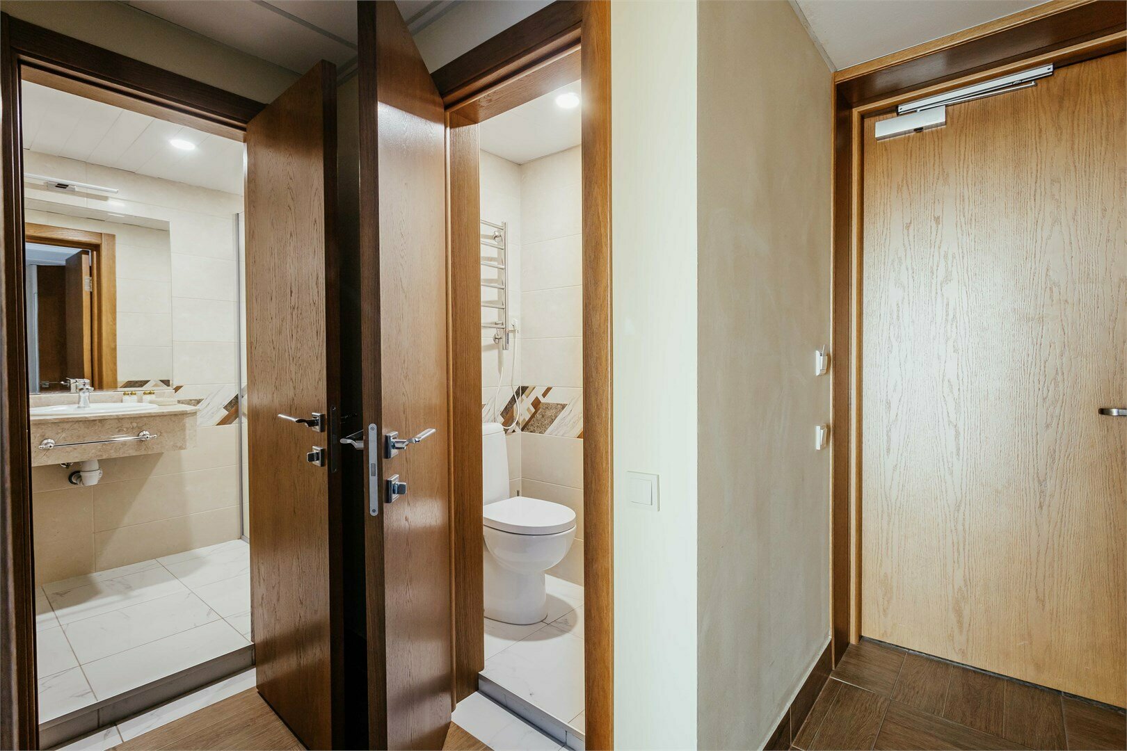 Фэмили Сьюит с балконом боковой вид на море. Корпус 1