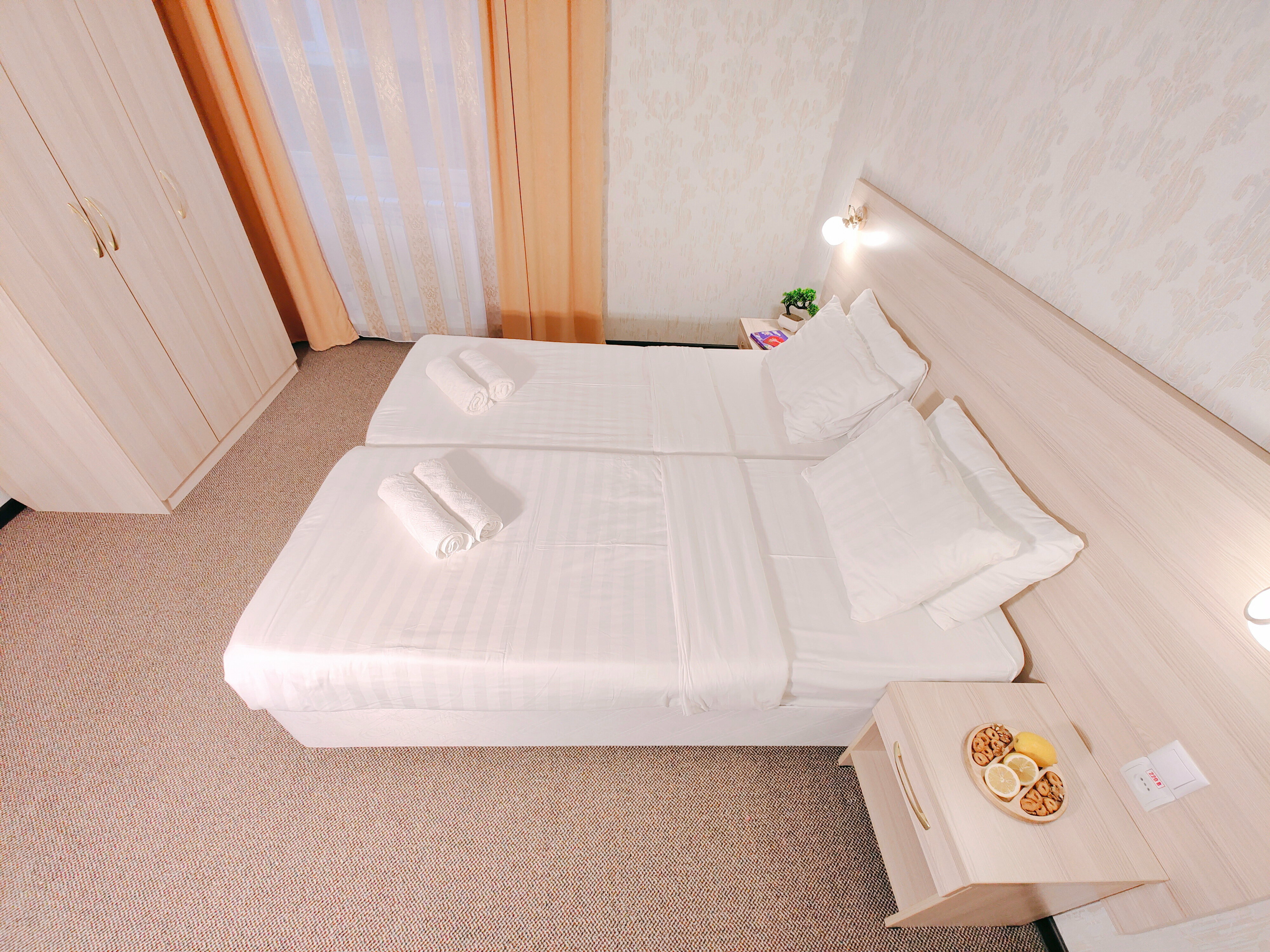 2х комнатный 5ти местный с боковым видом на море