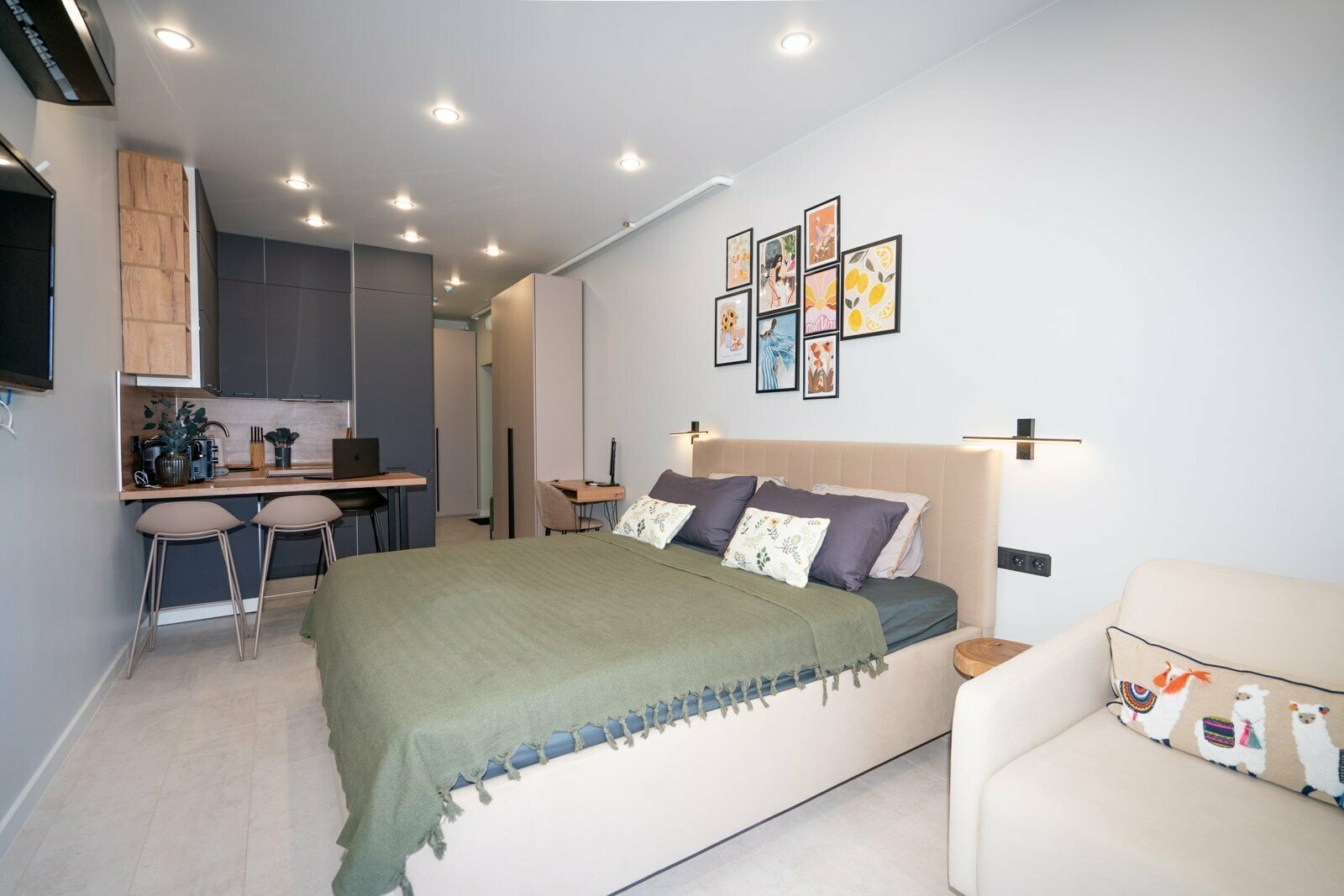 Дизайнерская студия LS-IN THE MOMENT жизнь в моменте в Алуште - вид на море с 11 этажа