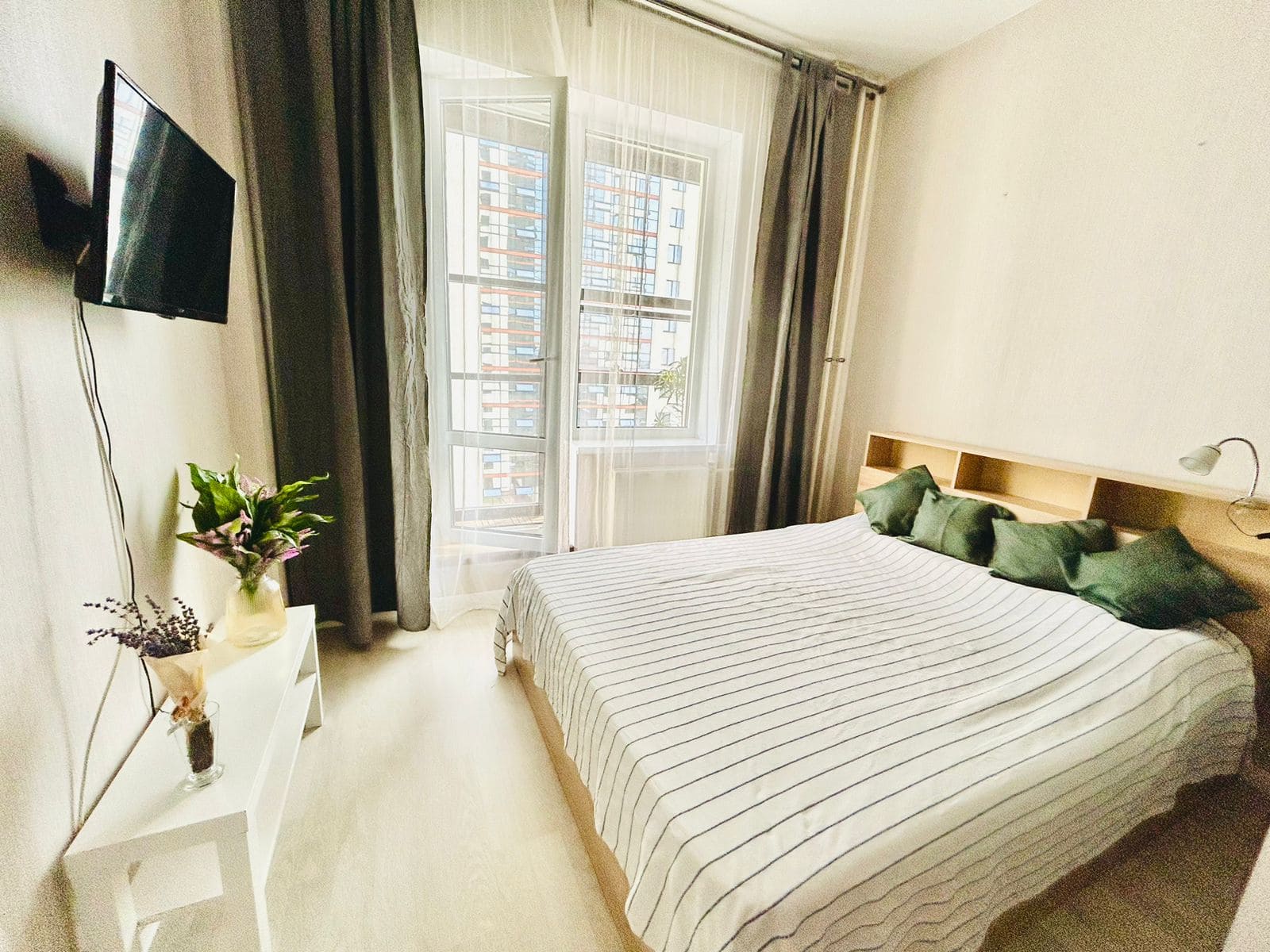 Трехместный номер с эл.плитой, кухней и лоджией