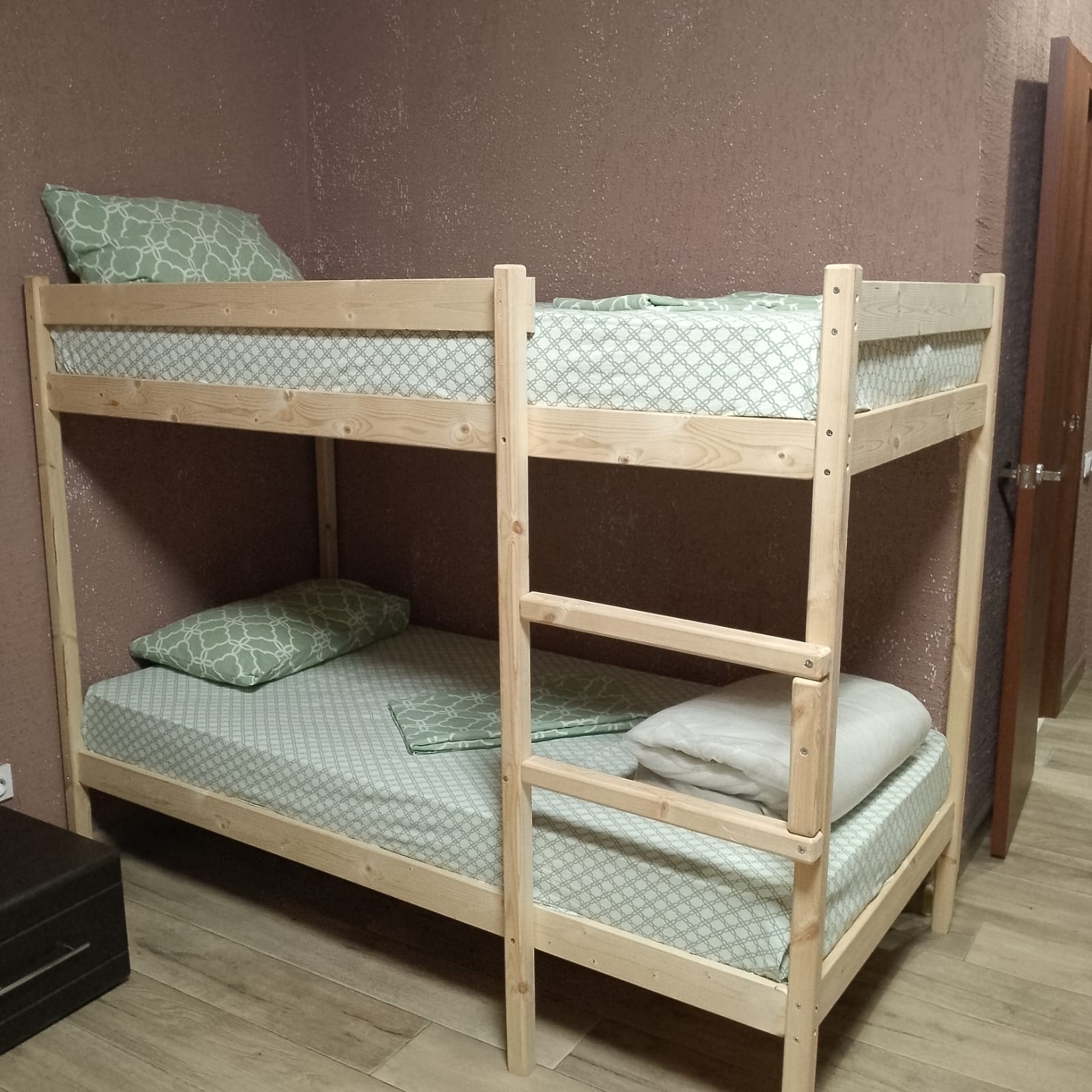 Кровать в общем 6-местном номере