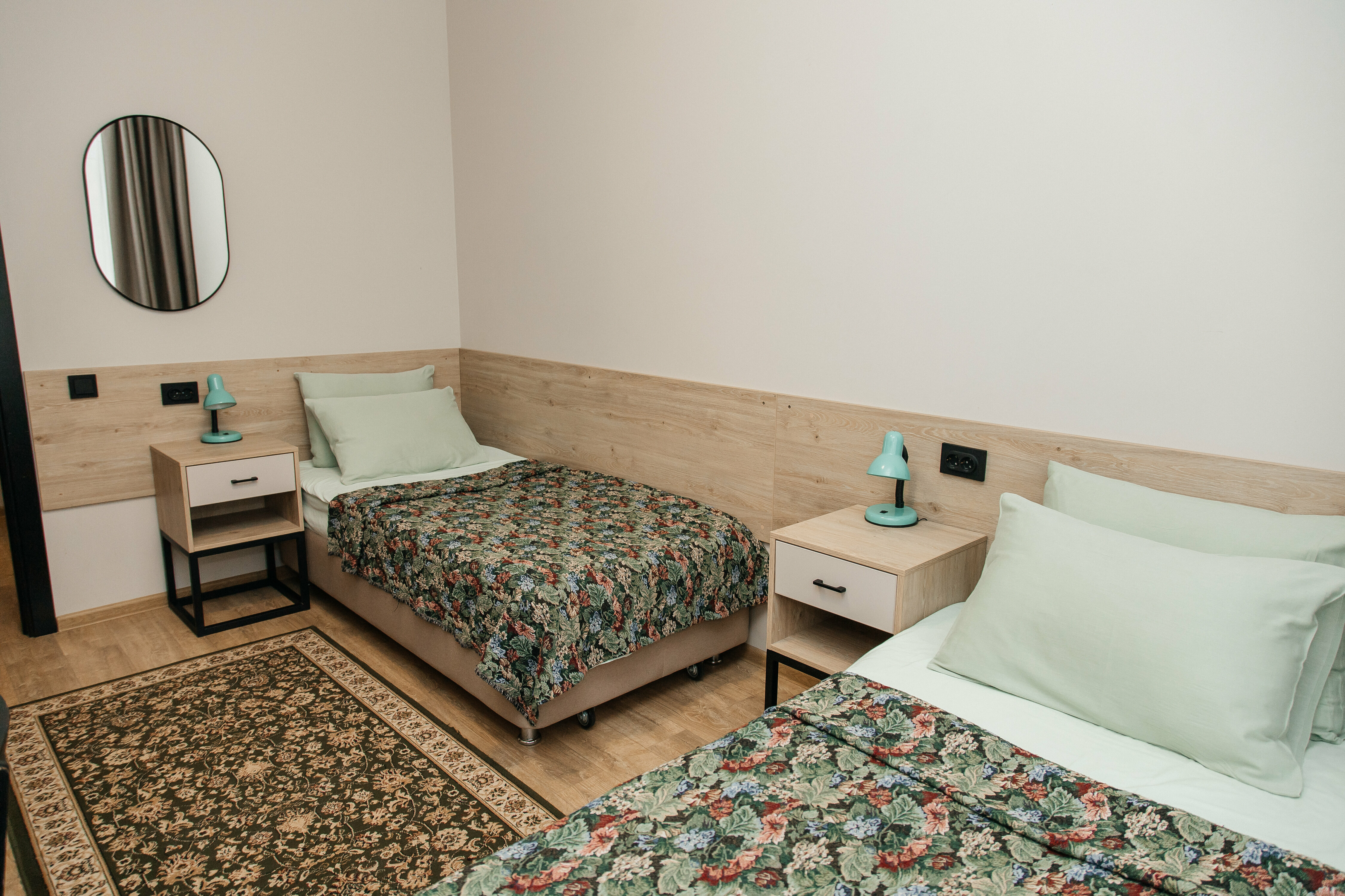 Четырехместный номер с общей ванной комнатой