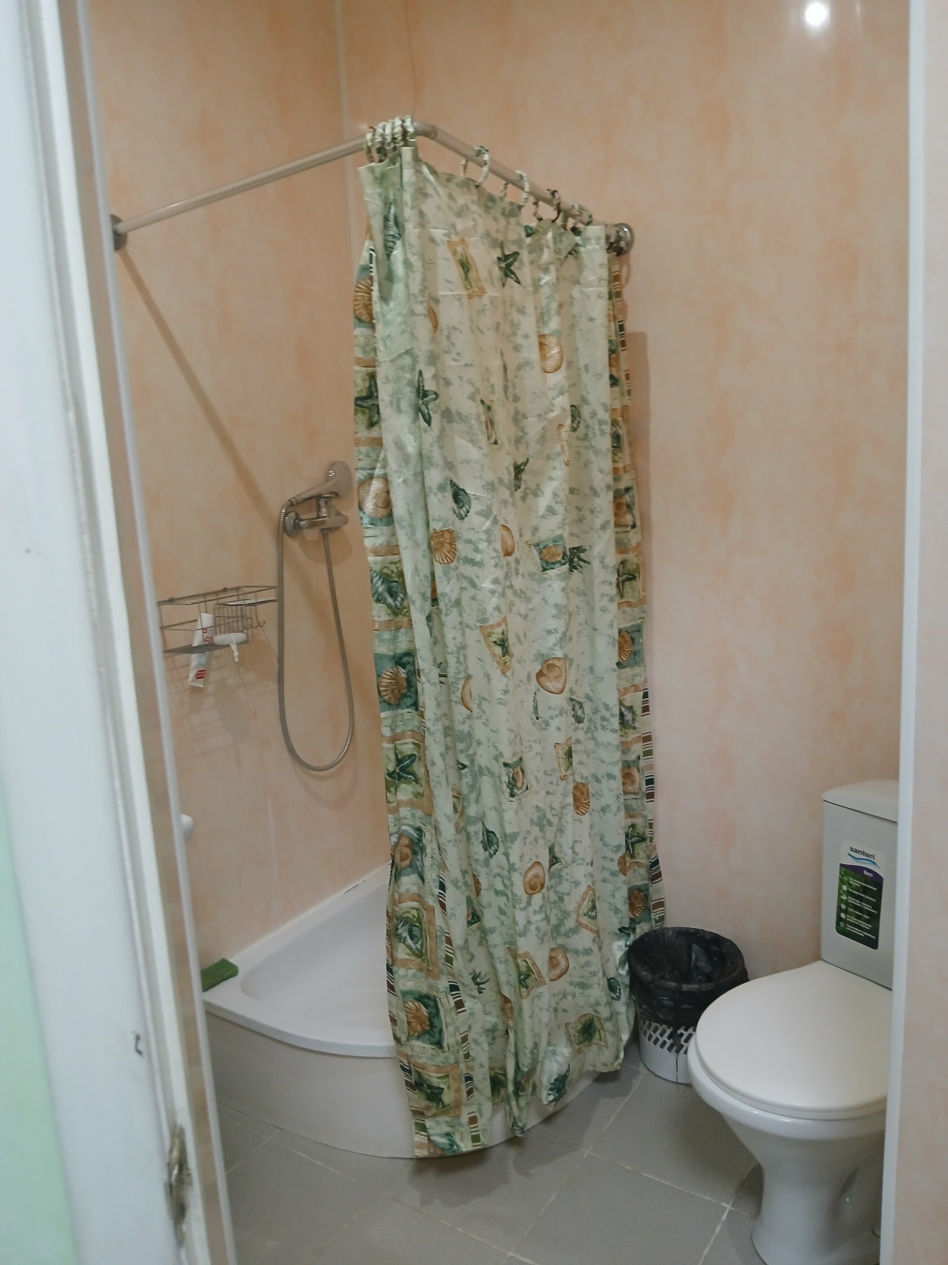 Трехместный номер «Комфорт» с душем