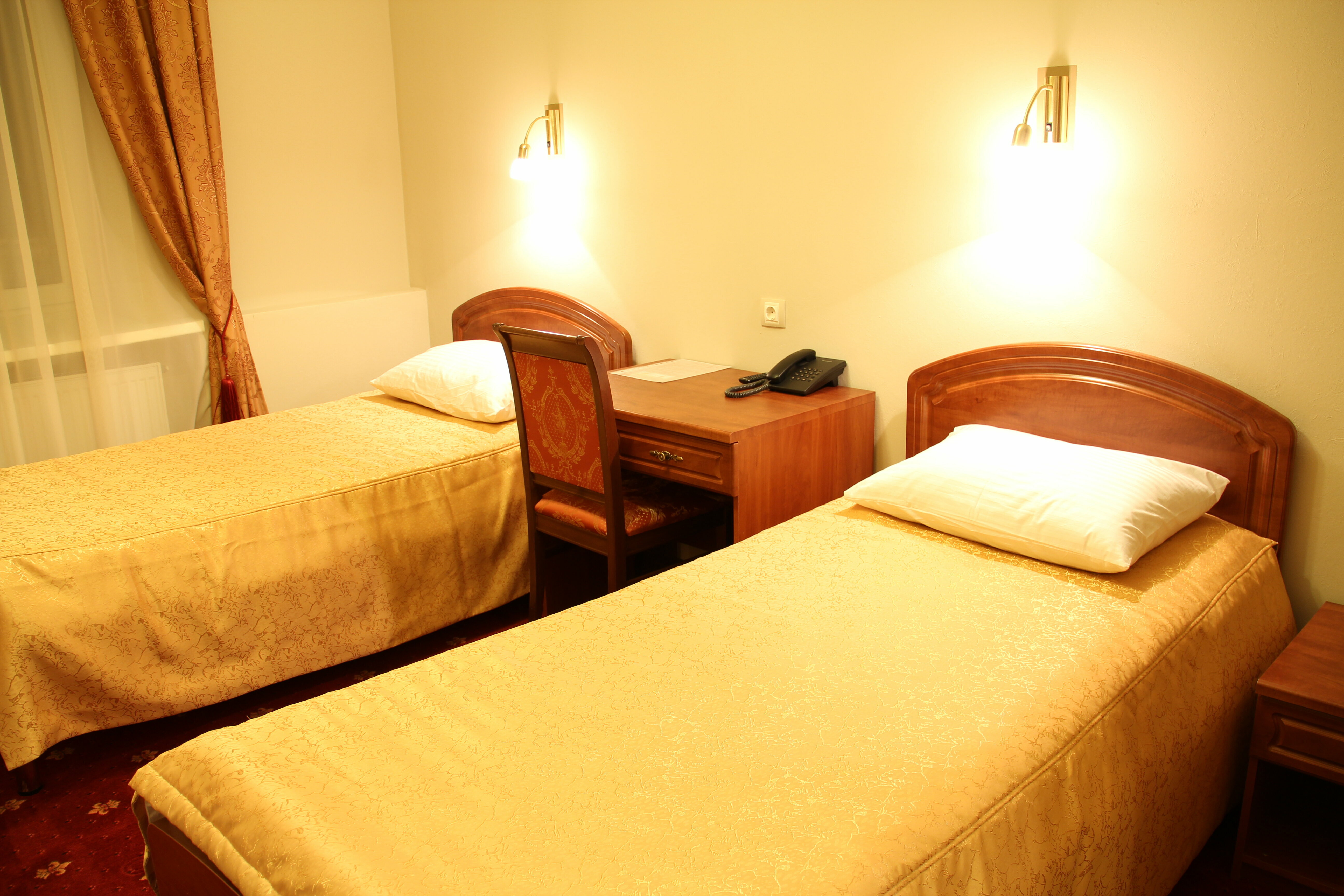 Двухместный номер эконом-класса с 2 отдельными кроватями