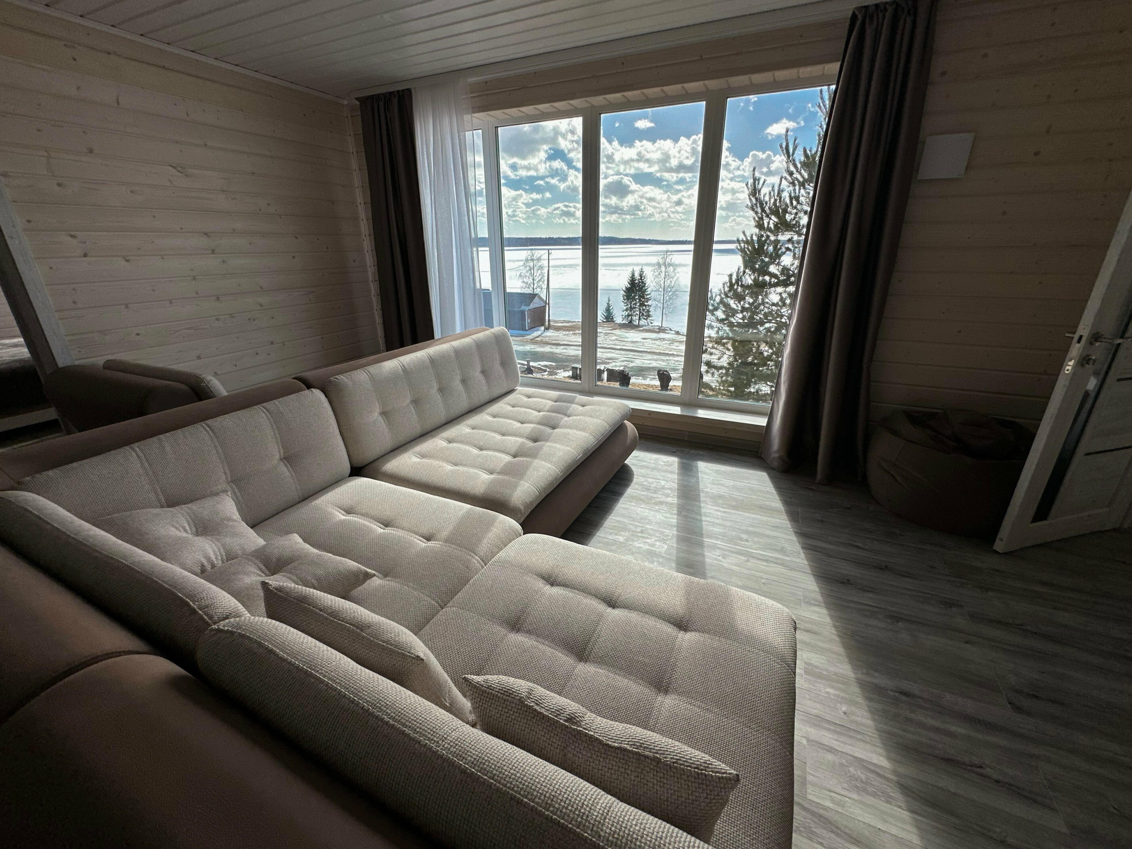 Коттедж с видом на озеро