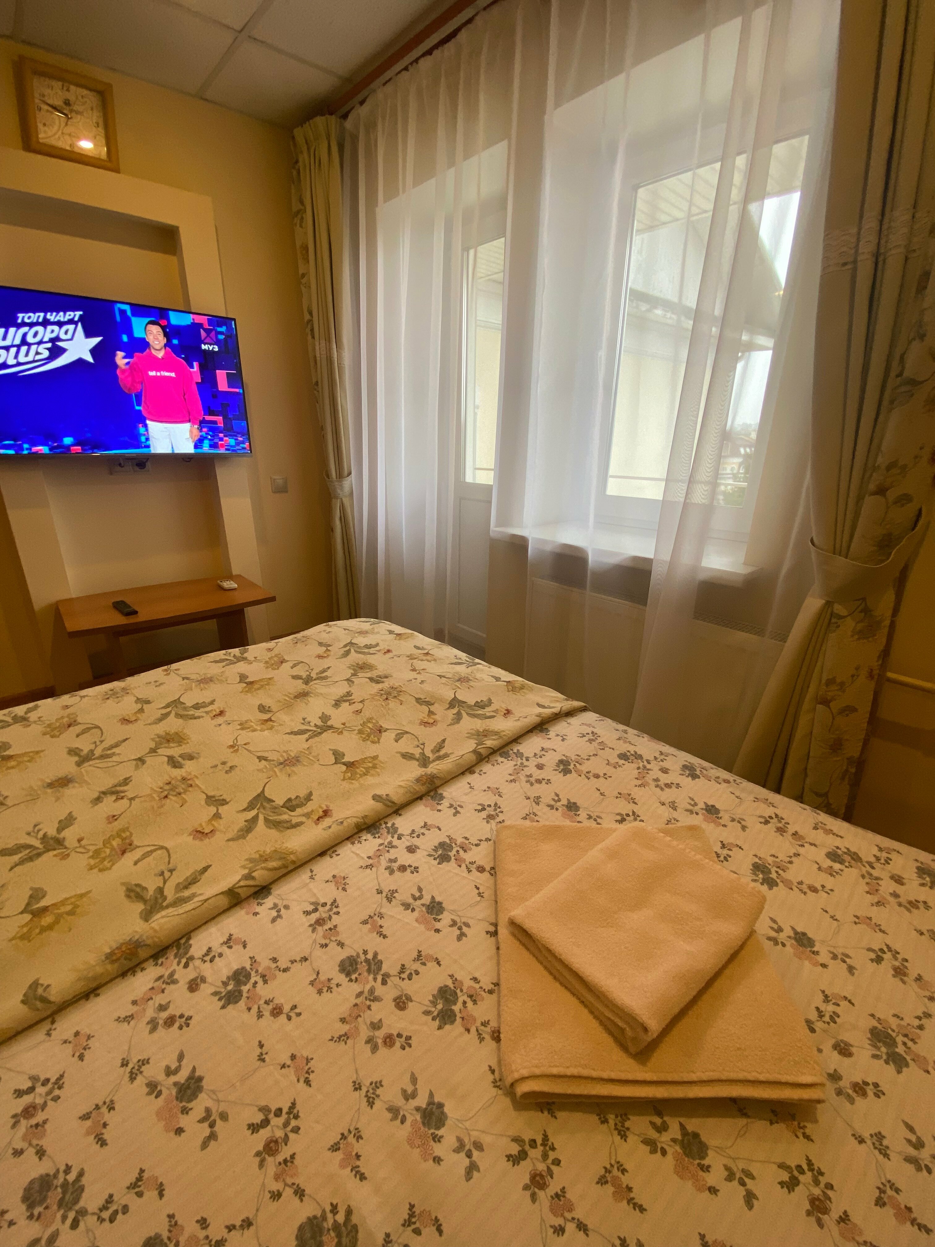 Улучшенный номер с кроватью размера «queen-size»