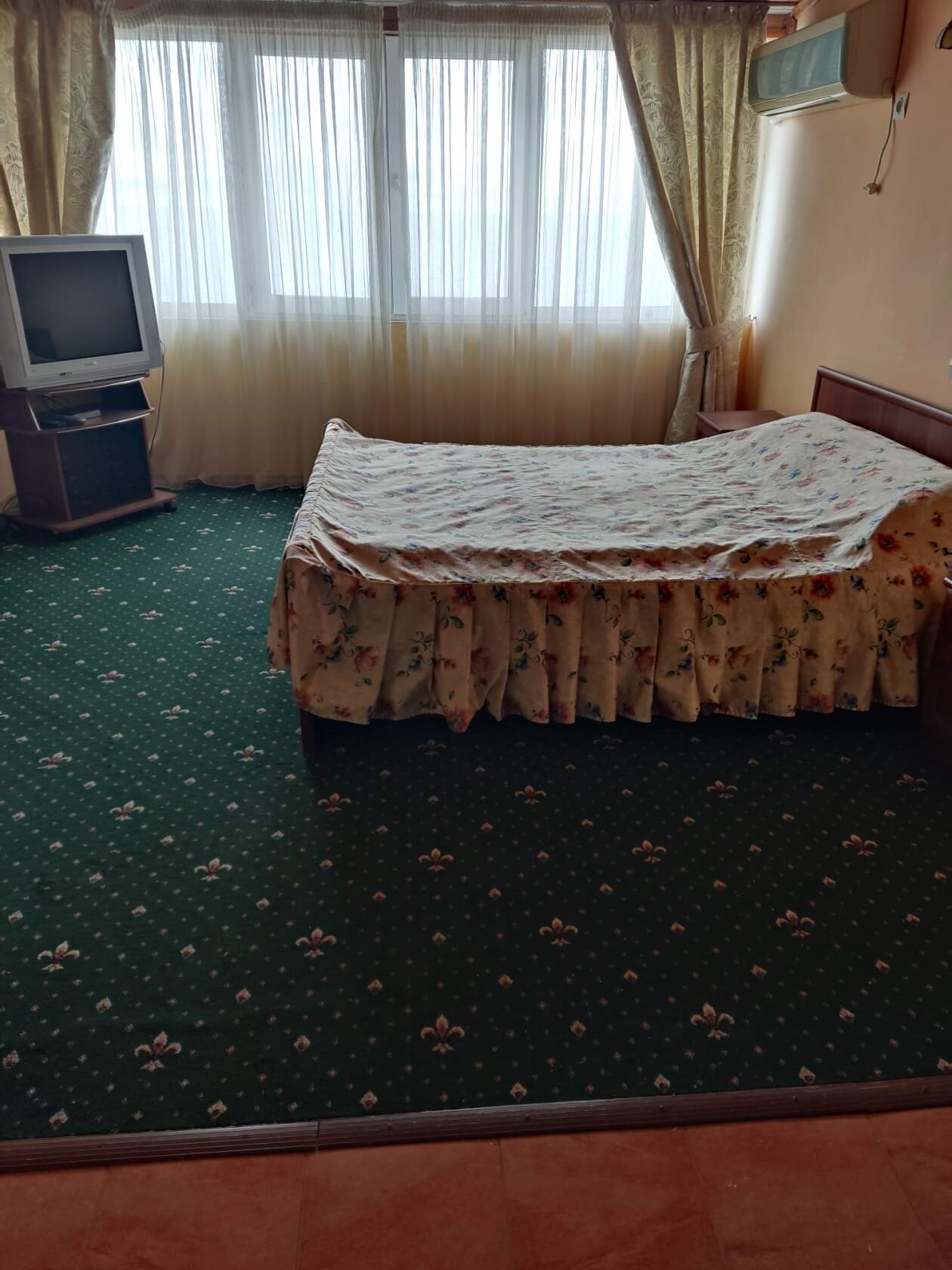 Cемейный номер с собственной ванной комнатой