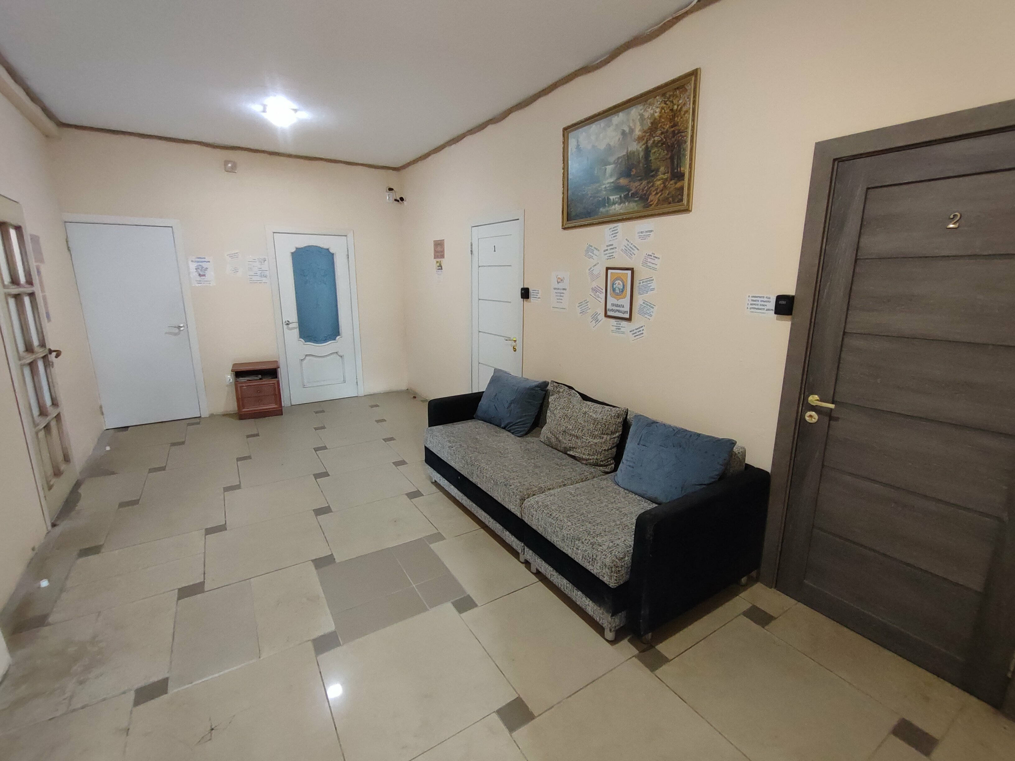 "Окно в Саблино", комната, эконом, трехместная, односпальные кровати + кресло-кровать, Wi-Fi, удобства на 5 комнат, 15 кв/м, 2 этаж