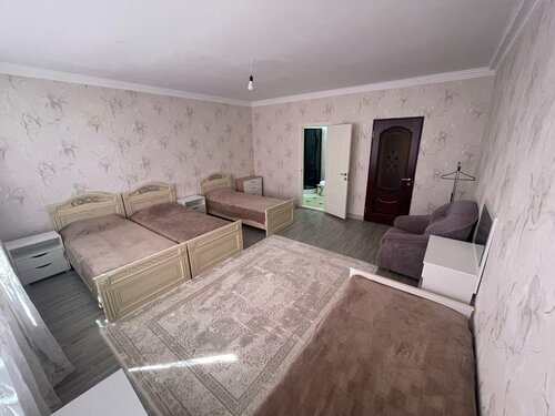 Четырехместный номер с ванной комнатой